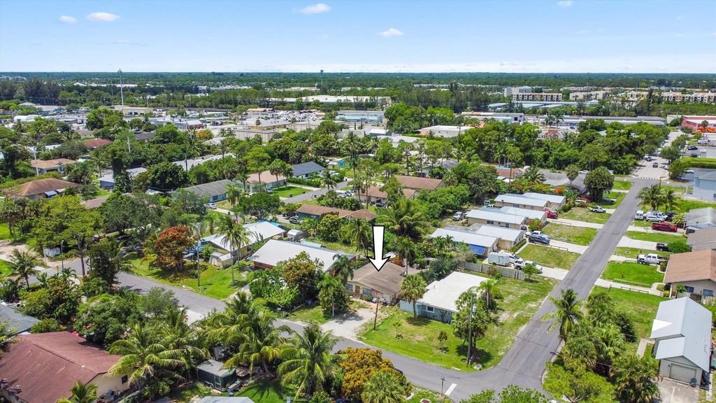 Photo of 3044 SE Camino Avenue, Stuart, FL 34997 (MLS # R11095727)