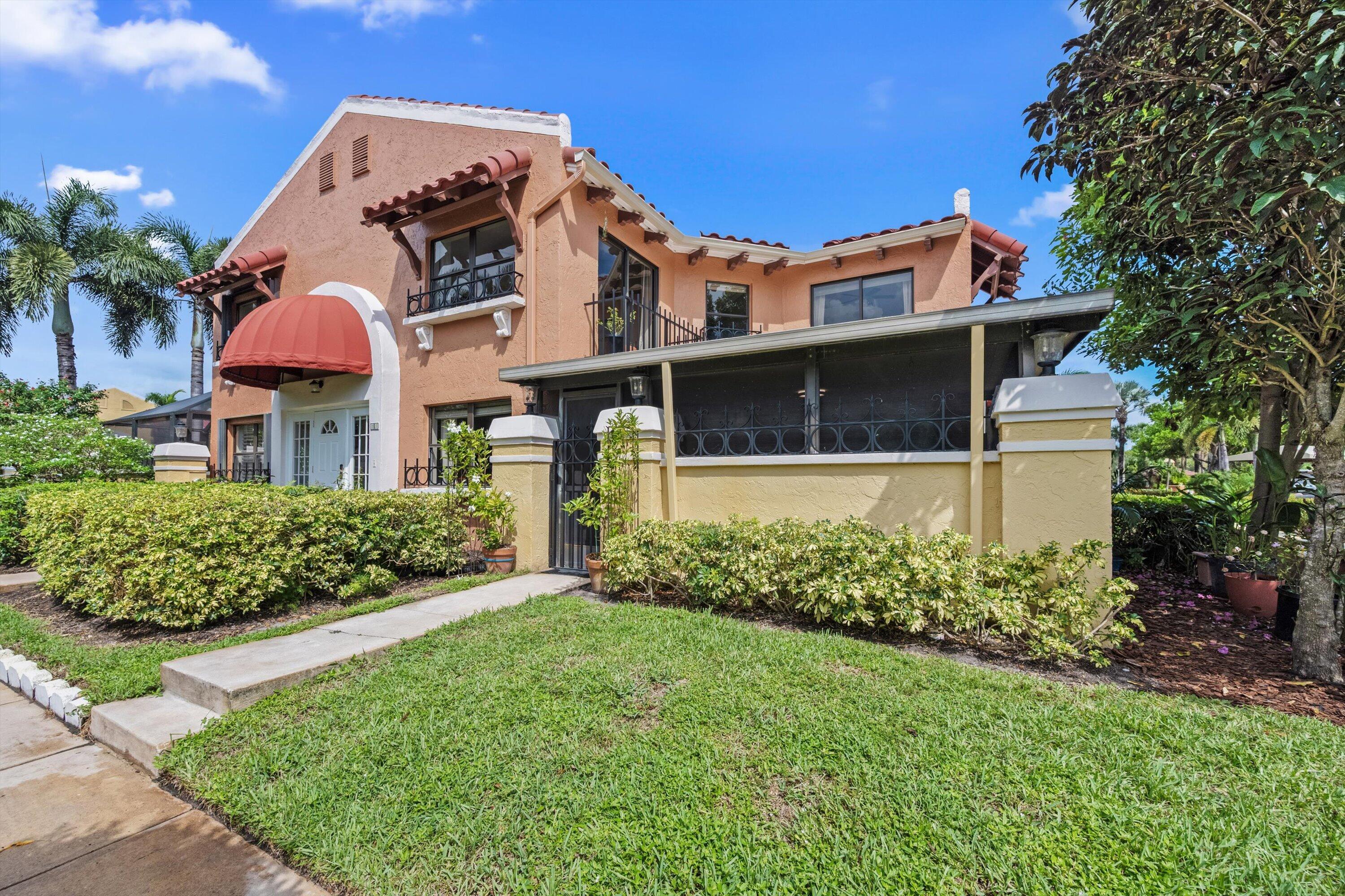 24 Uno Lago Drive