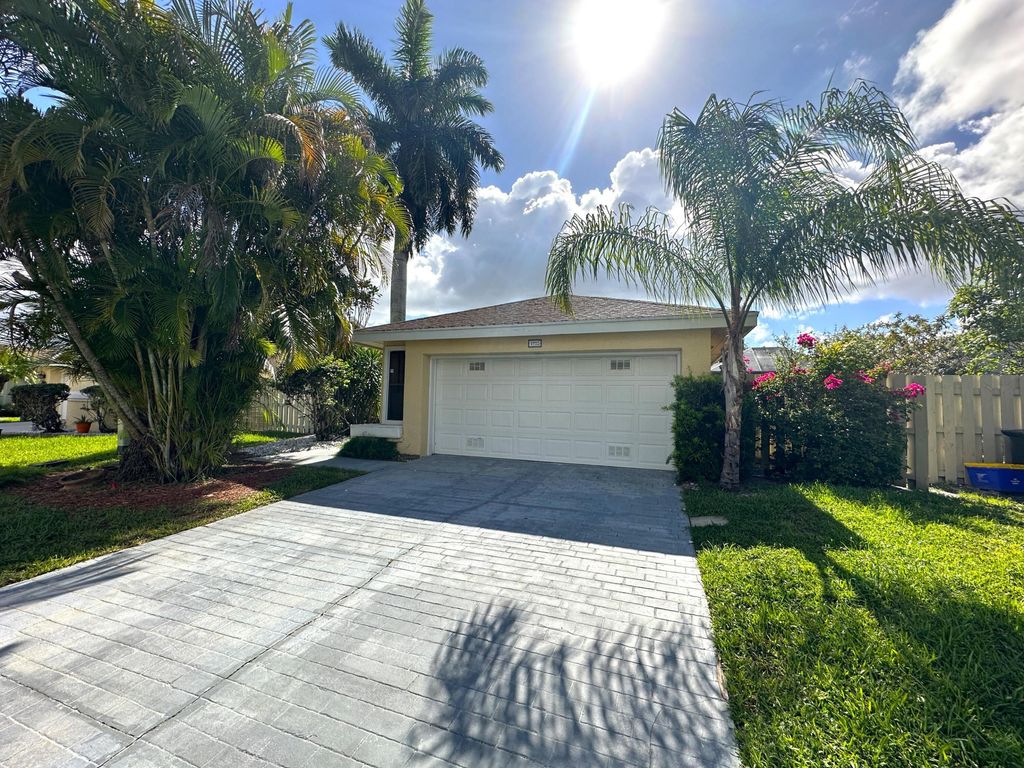 Photo of 1095 NW 19th Terrace, Delray Beach, FL 33445 (MLS # R11100820)