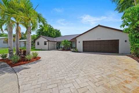 5220 N 31st Place Hollywood FL 33021