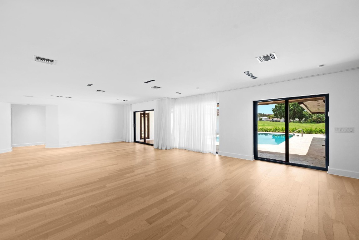 Emerald Hills 68-26 B - Residential