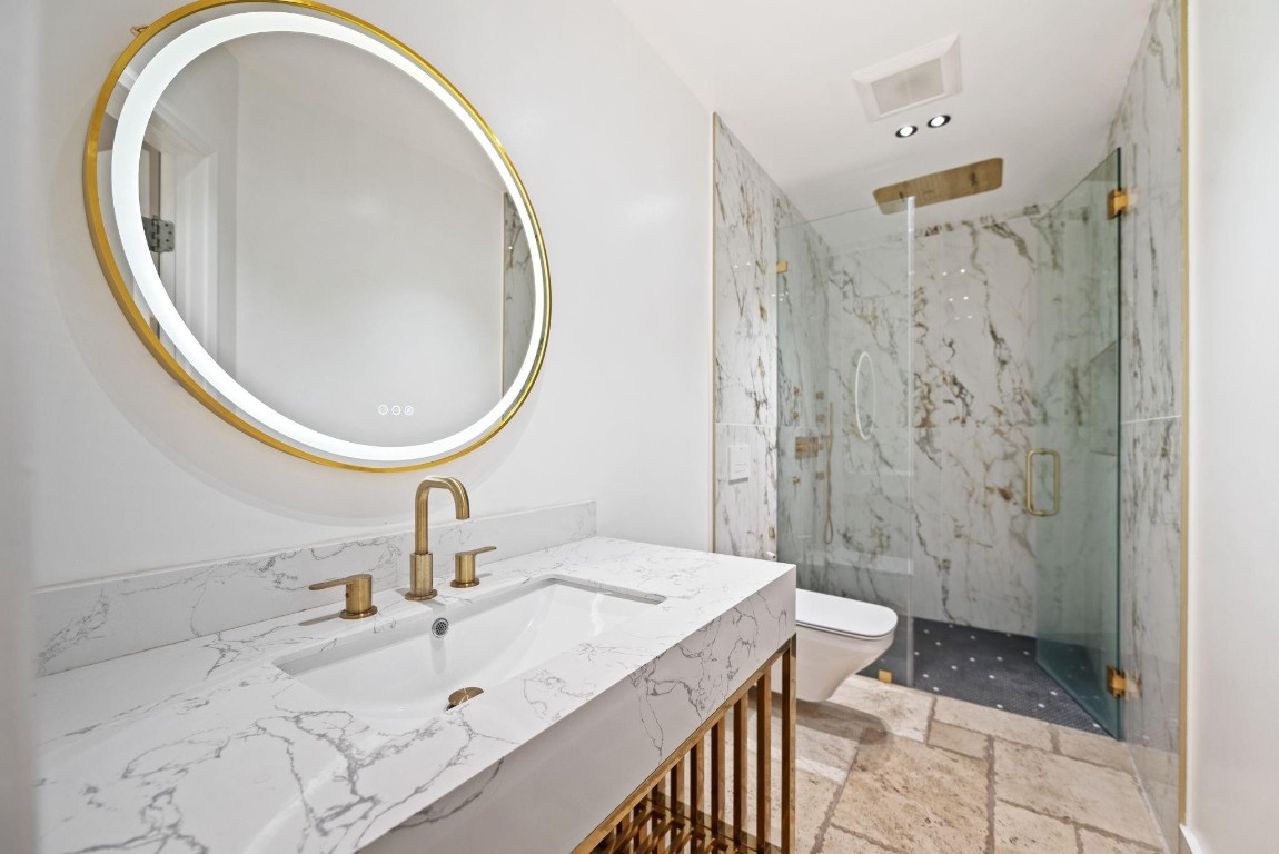 Emerald Hills 68-26 B - Residential