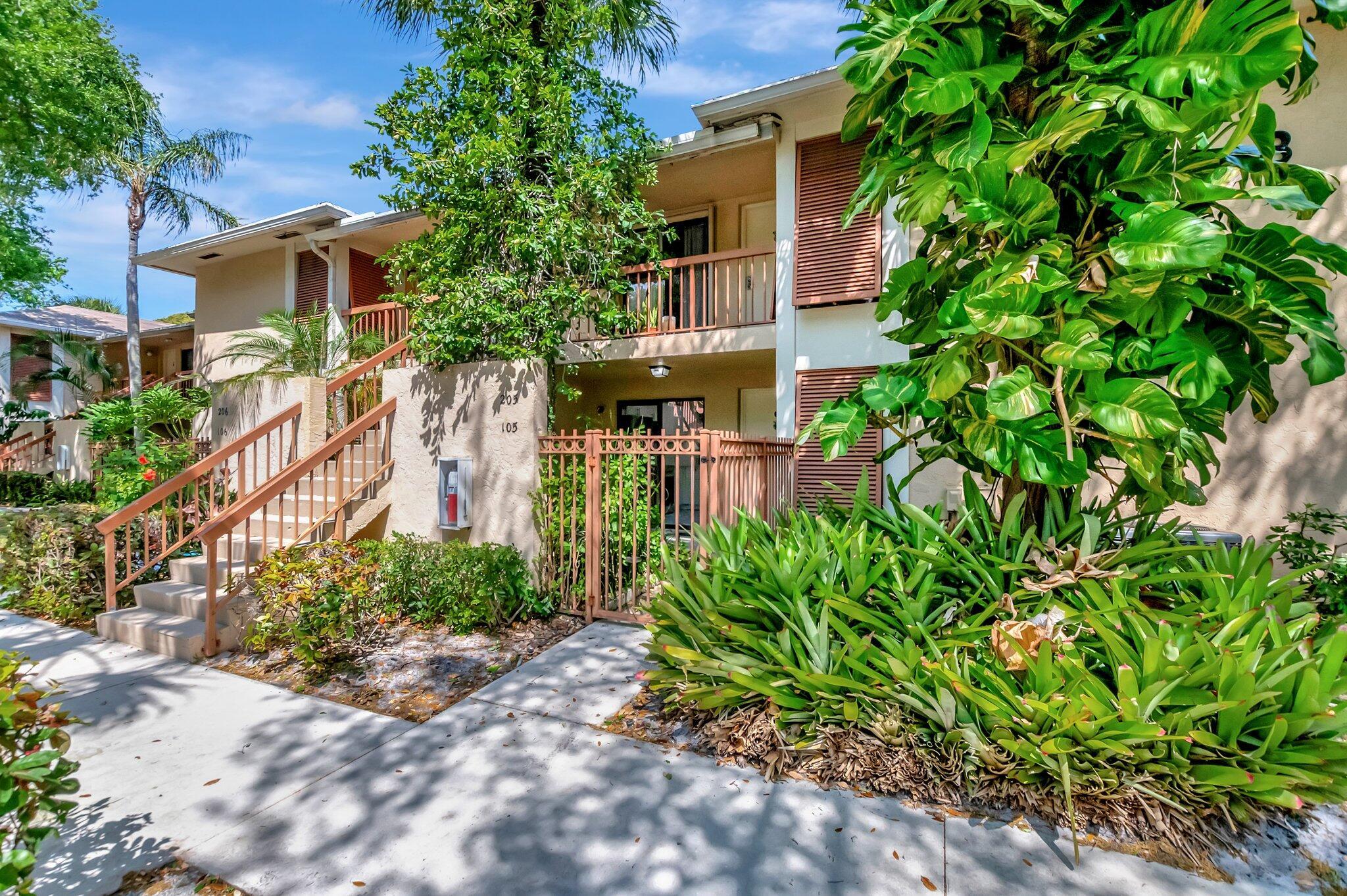 3939 NE 5th Avenue B105