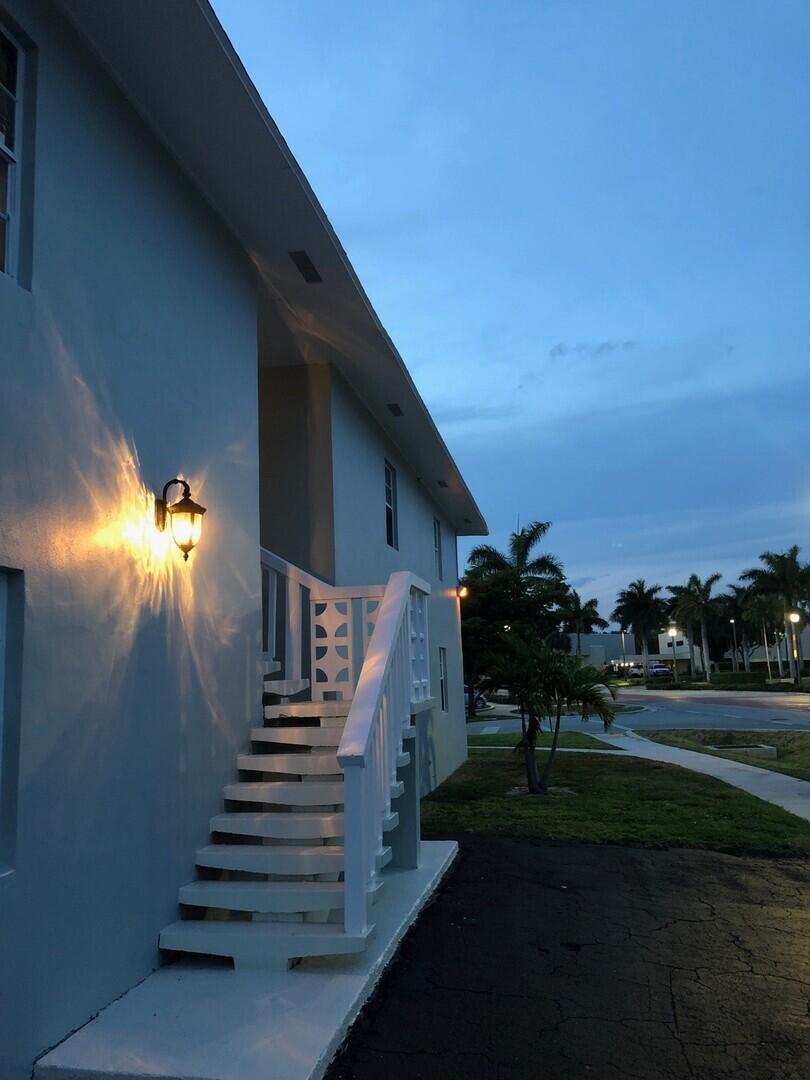 Palm Beach Lakes South 03 - Residential Lease