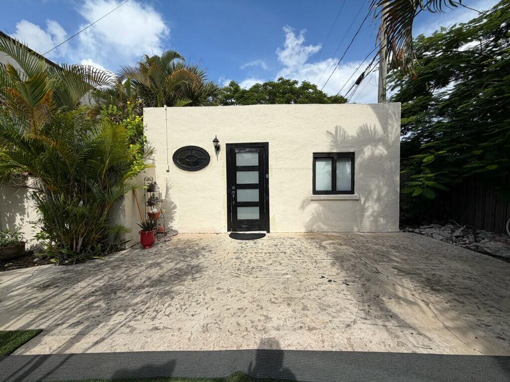 Photo of 927 Paseo Andorra #Cottage, West Palm Beach, FL 33405 (MLS # B26064380)