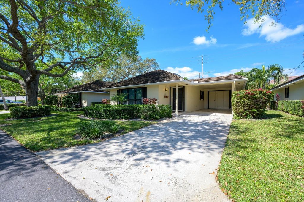 Photo of 11335 Twelve Oaks Way, North Palm Beach, FL 33408 (MLS # R10970058)