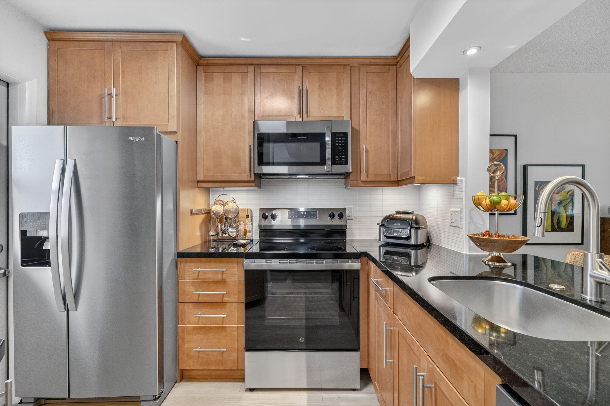 KINGS PARK GARDEN APTS CONDO - Residential