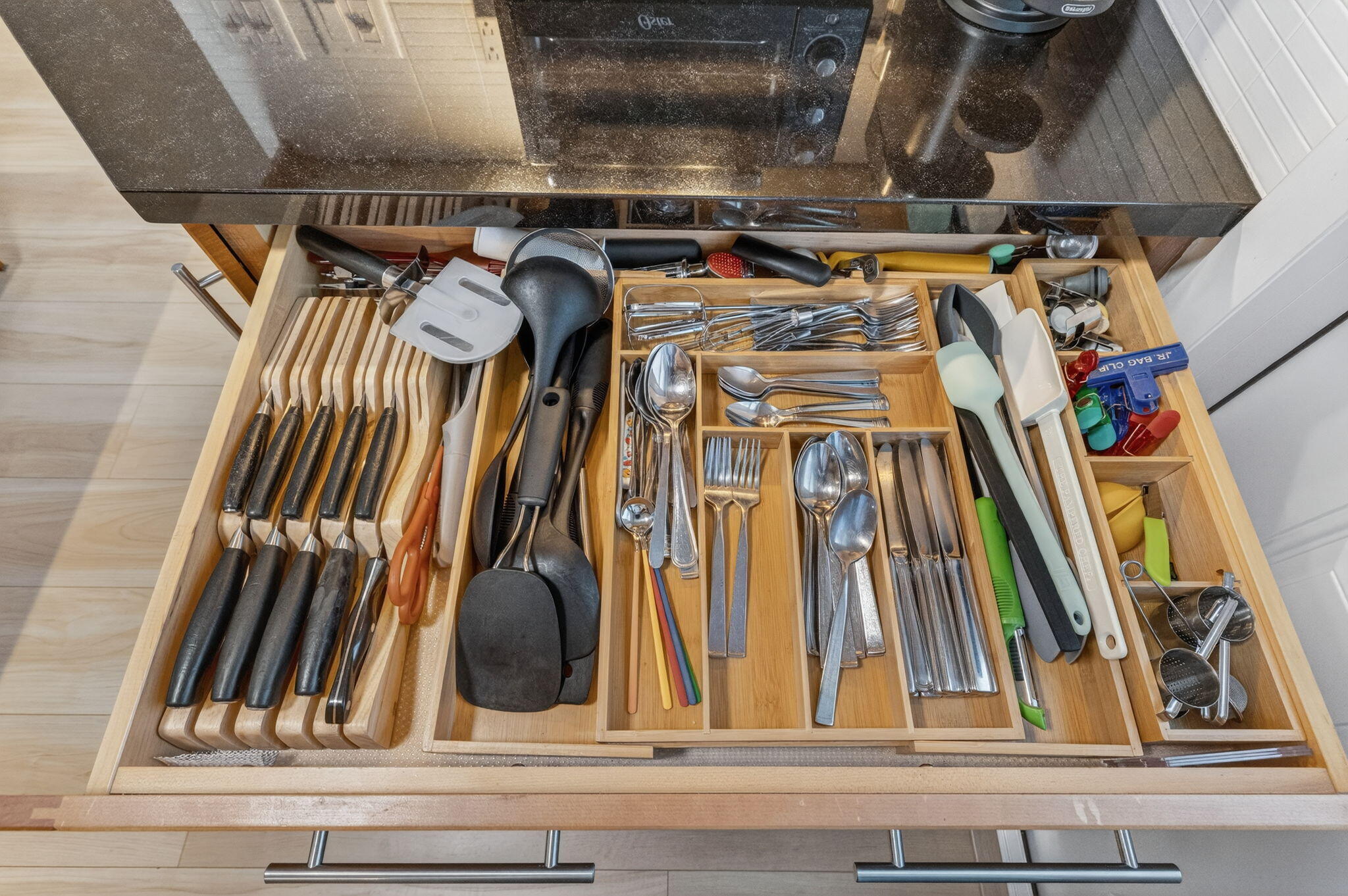 KINGS PARK GARDEN APTS CONDO - Residential