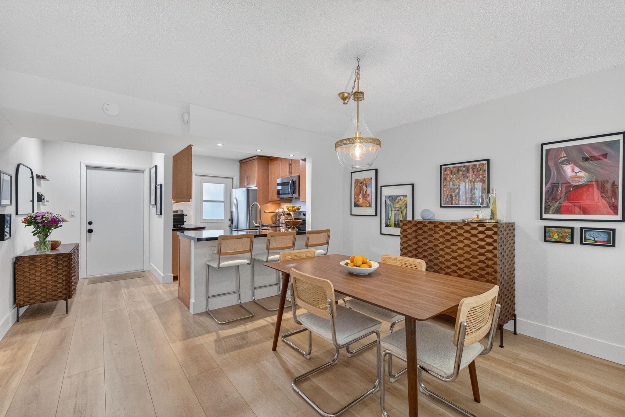 KINGS PARK GARDEN APTS CONDO - Residential