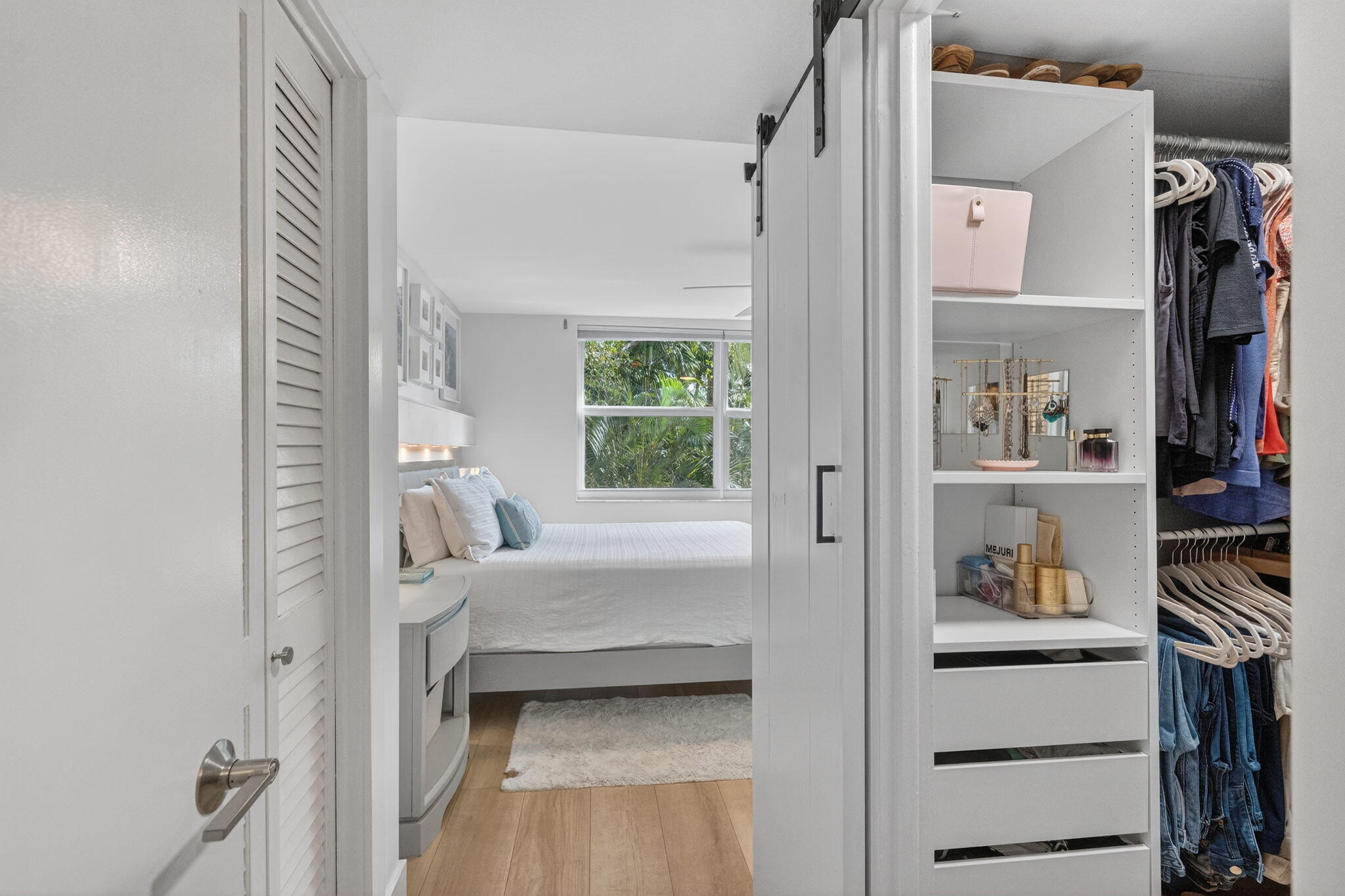 KINGS PARK GARDEN APTS CONDO - Residential