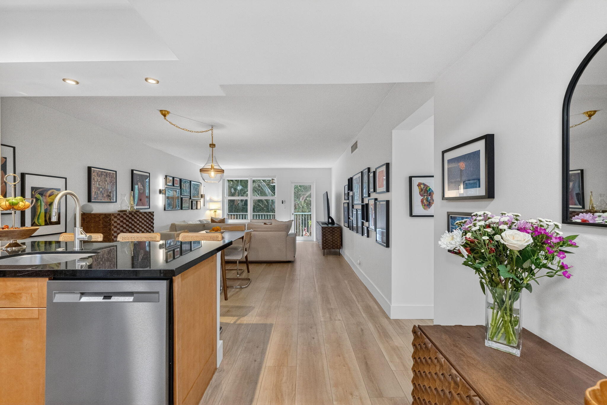 KINGS PARK GARDEN APTS CONDO - Residential