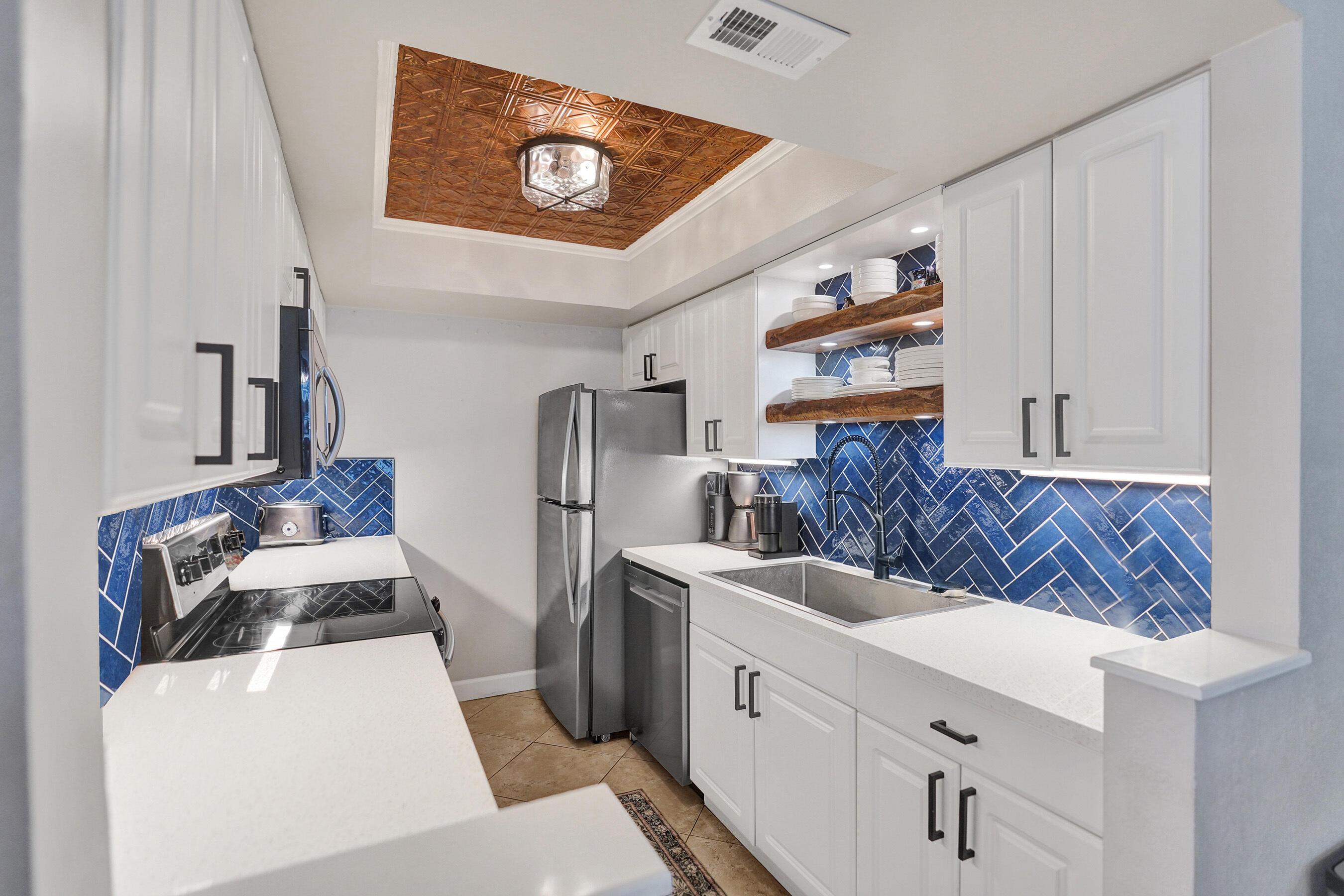 VILLA LAGO CONDO APTS - Residential