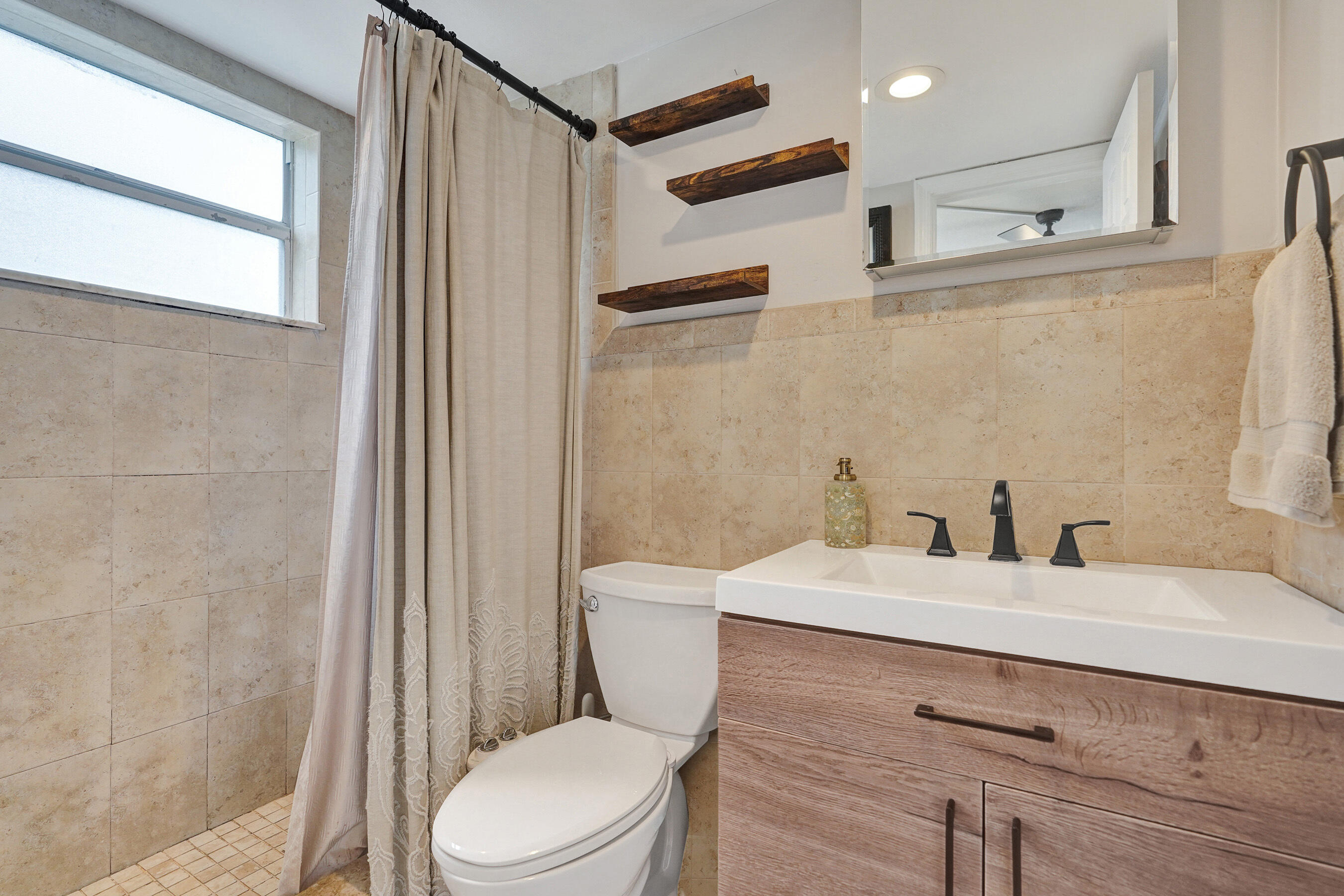 VILLA LAGO CONDO APTS - Residential