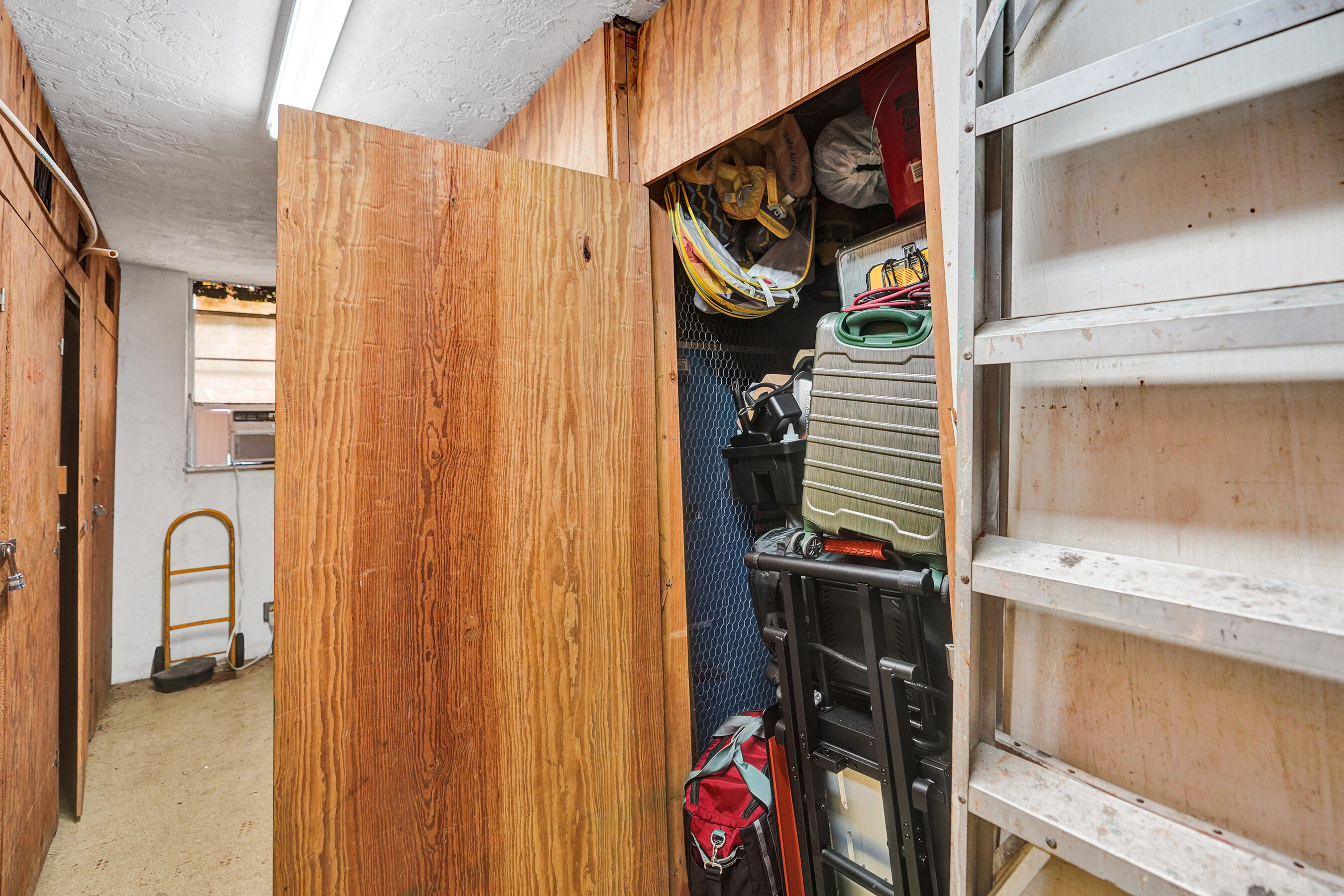 VILLA LAGO CONDO APTS - Residential