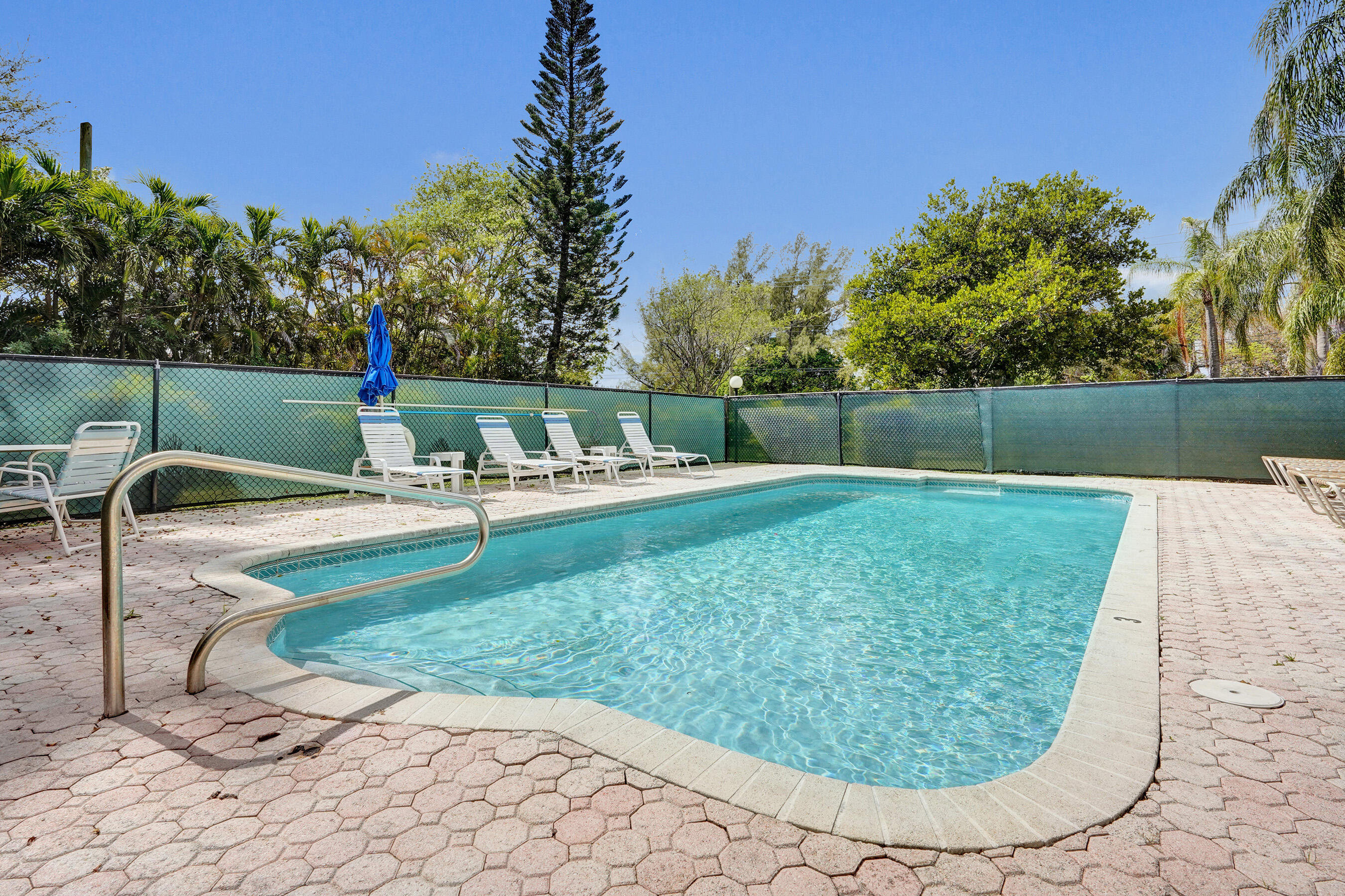 VILLA LAGO CONDO APTS - Residential