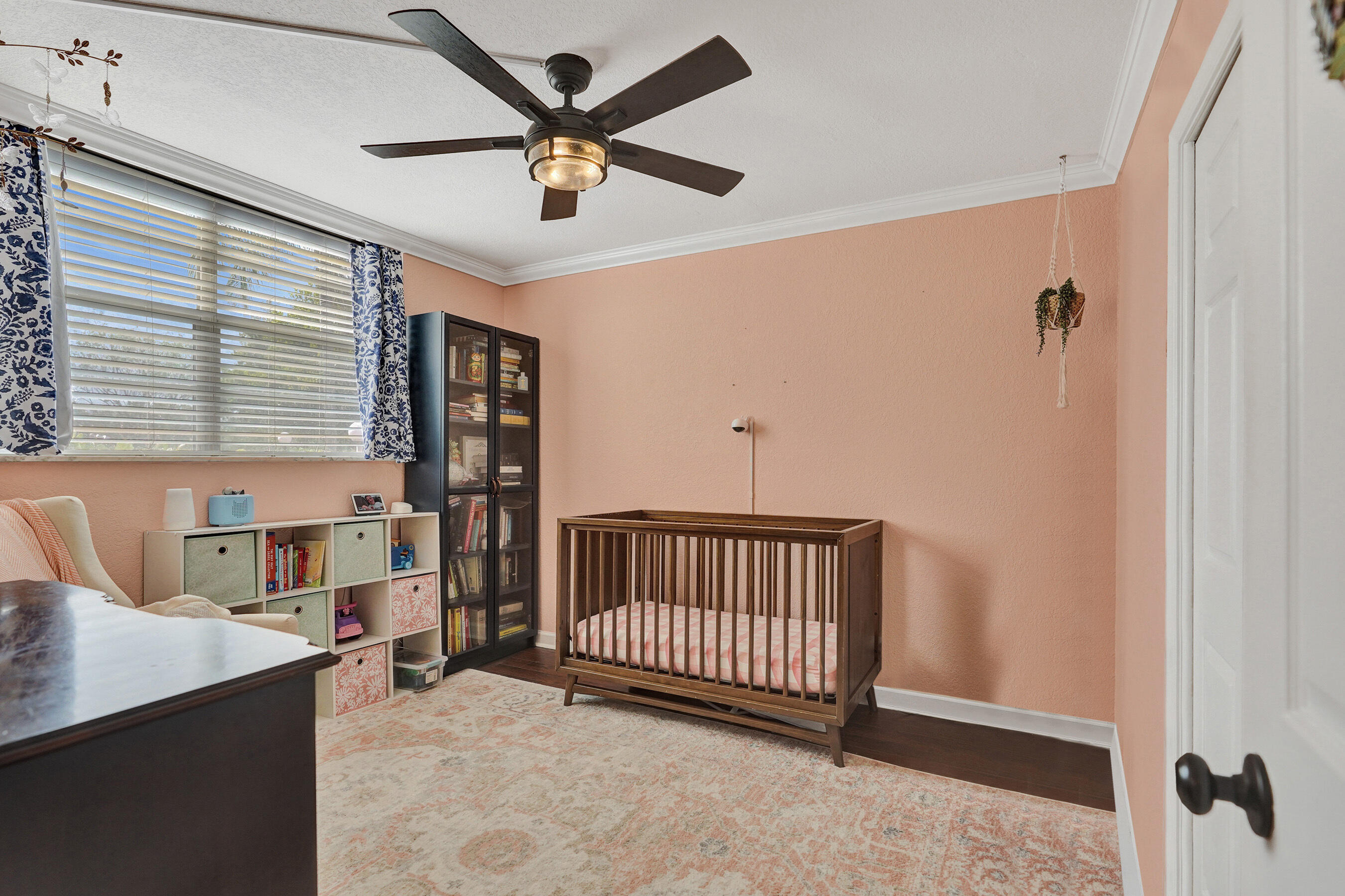 VILLA LAGO CONDO APTS - Residential