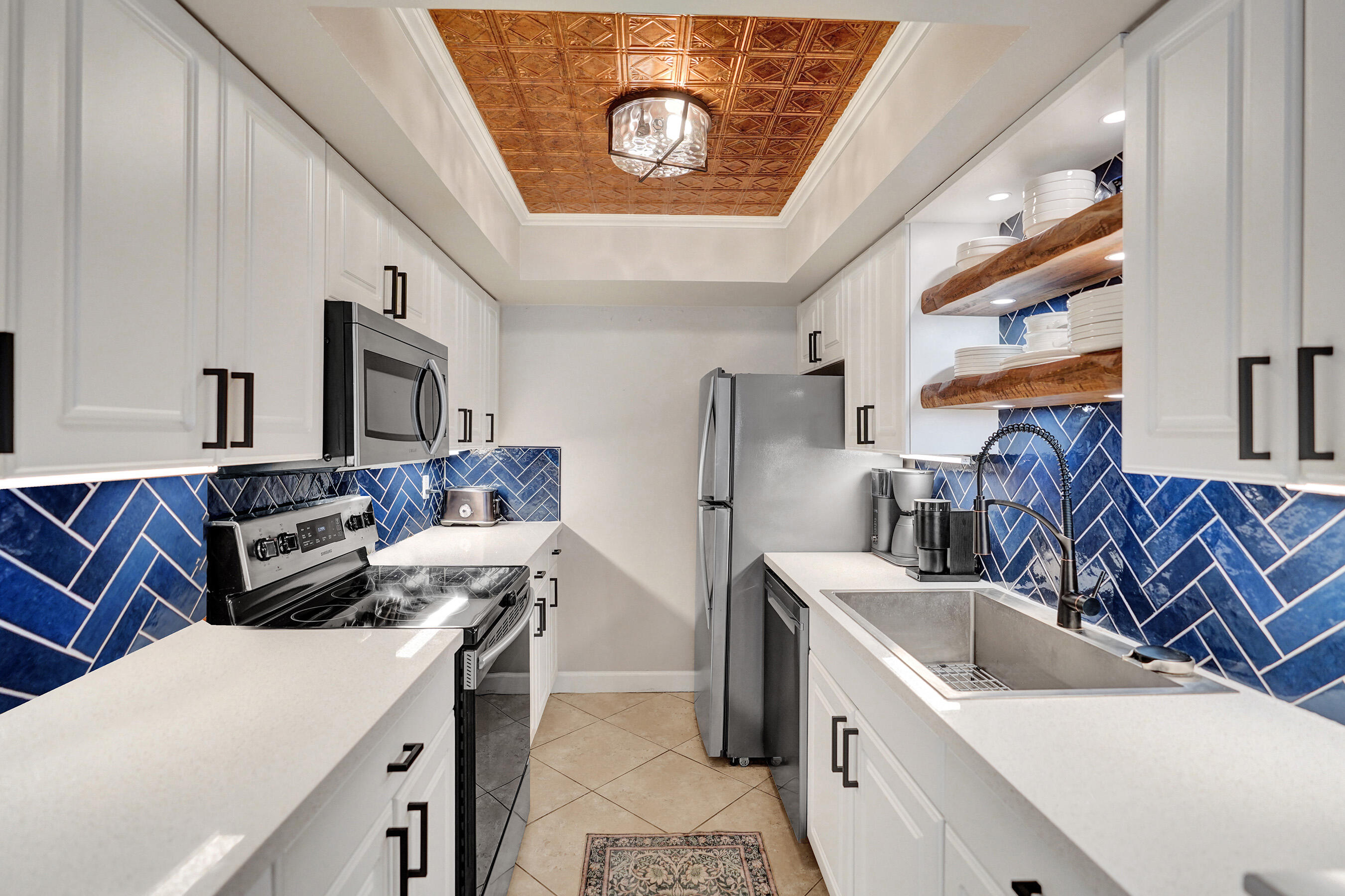 VILLA LAGO CONDO APTS - Residential