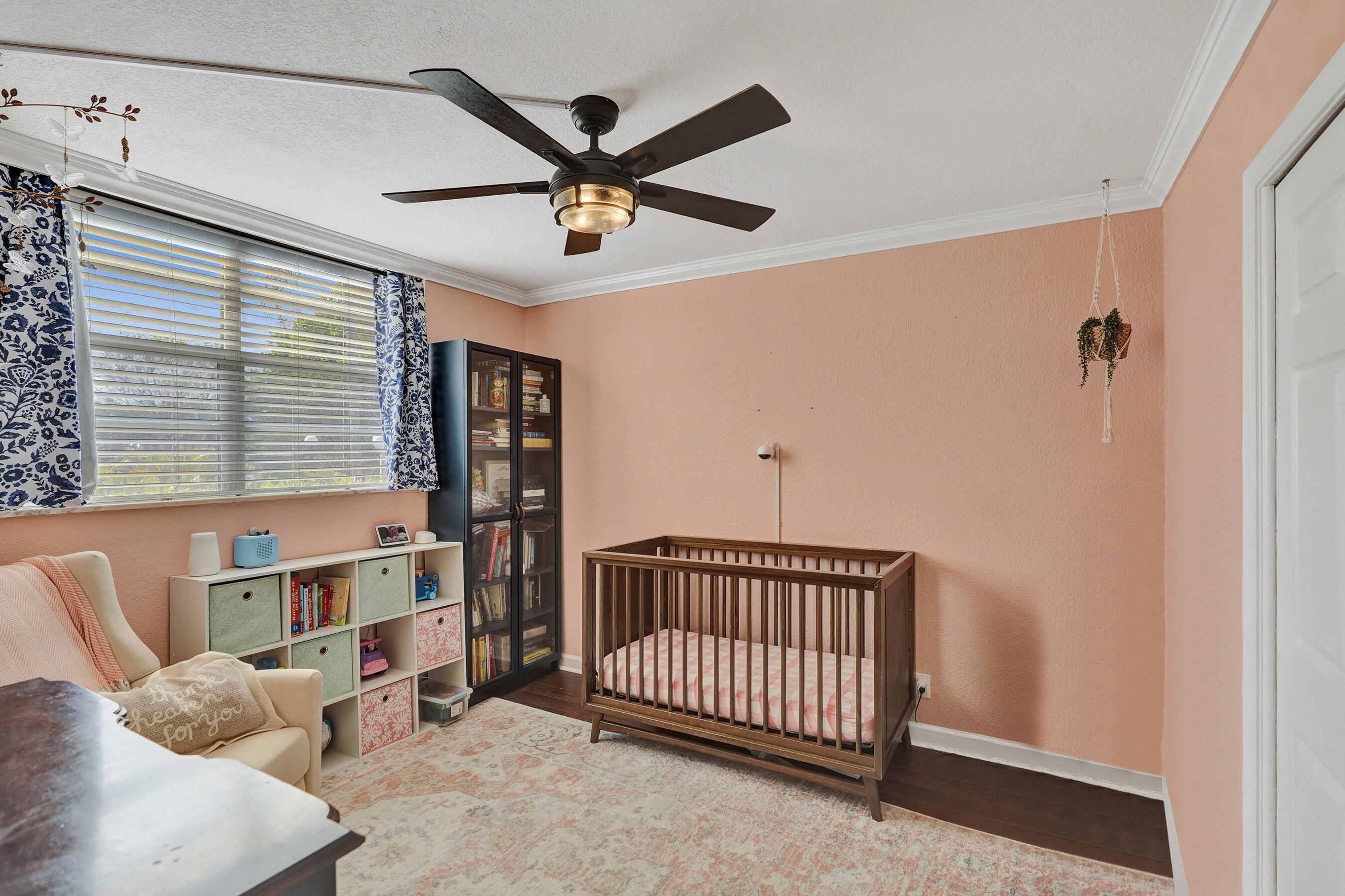 VILLA LAGO CONDO APTS - Residential