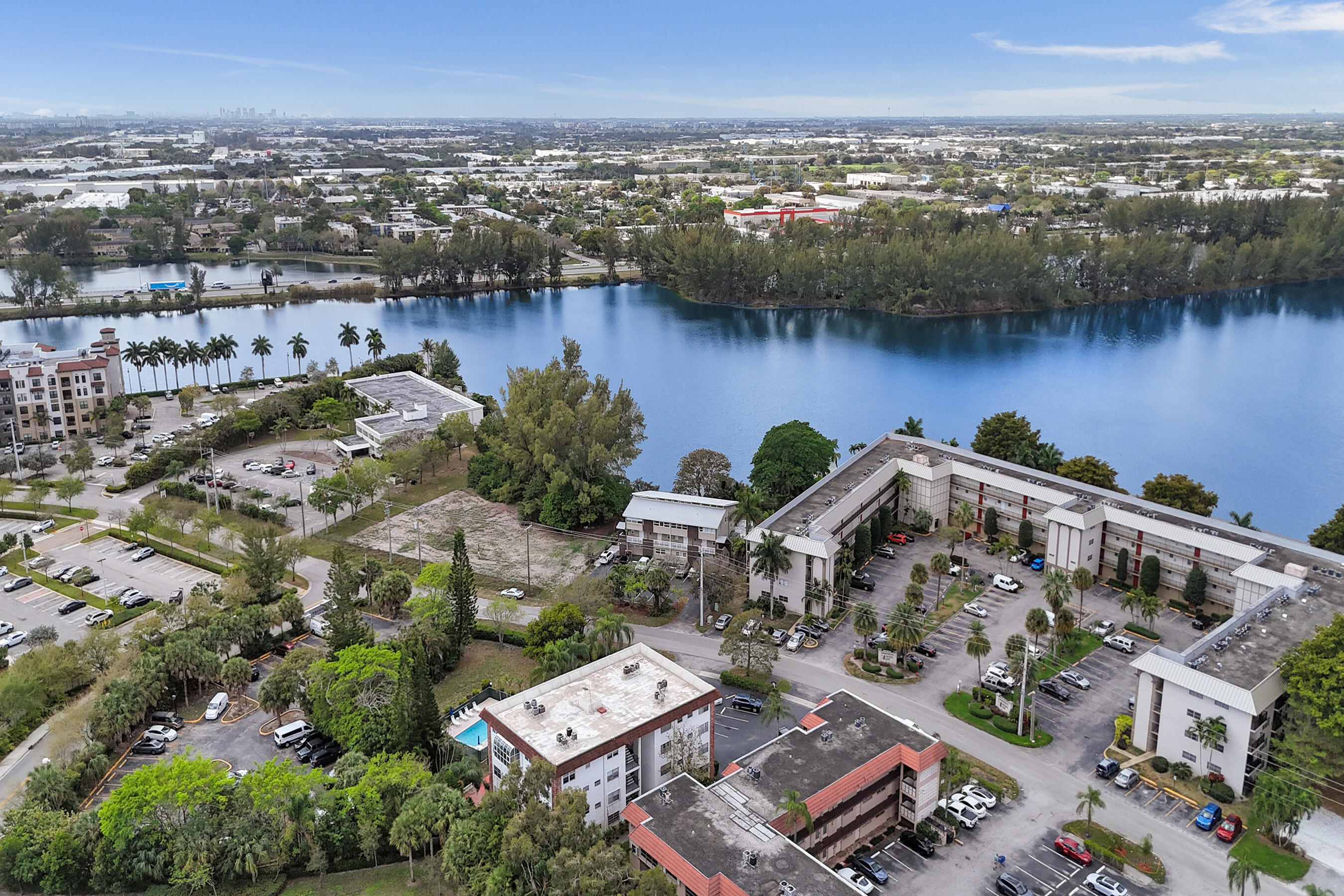 VILLA LAGO CONDO APTS - Residential