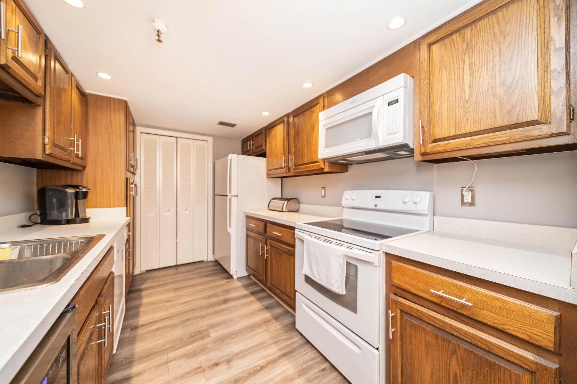 PORTA BELLA EAST AND PORTA BELLA SOUTHWEST CONDO A - Residential Lease