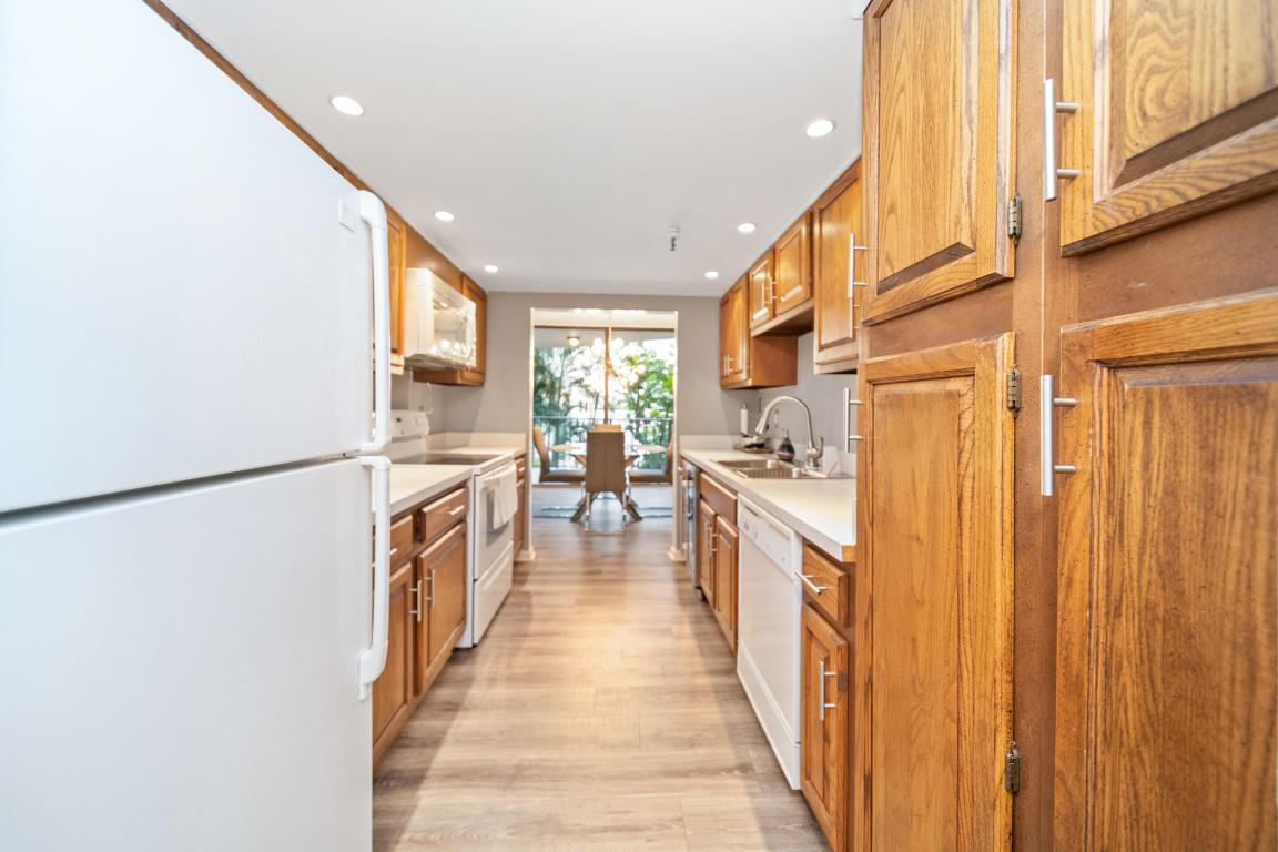 PORTA BELLA EAST AND PORTA BELLA SOUTHWEST CONDO A - Residential Lease