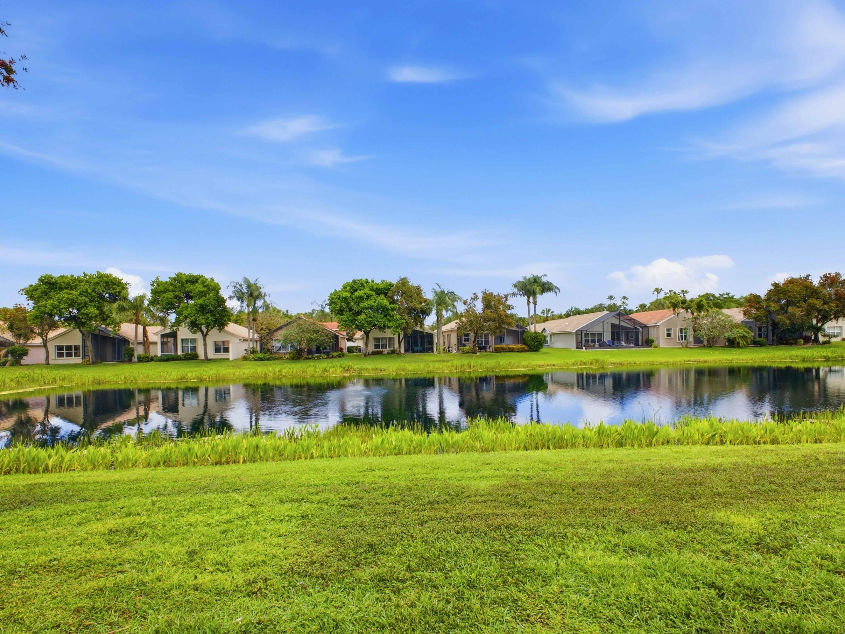 VALENCIA FALLS 4 - Residential