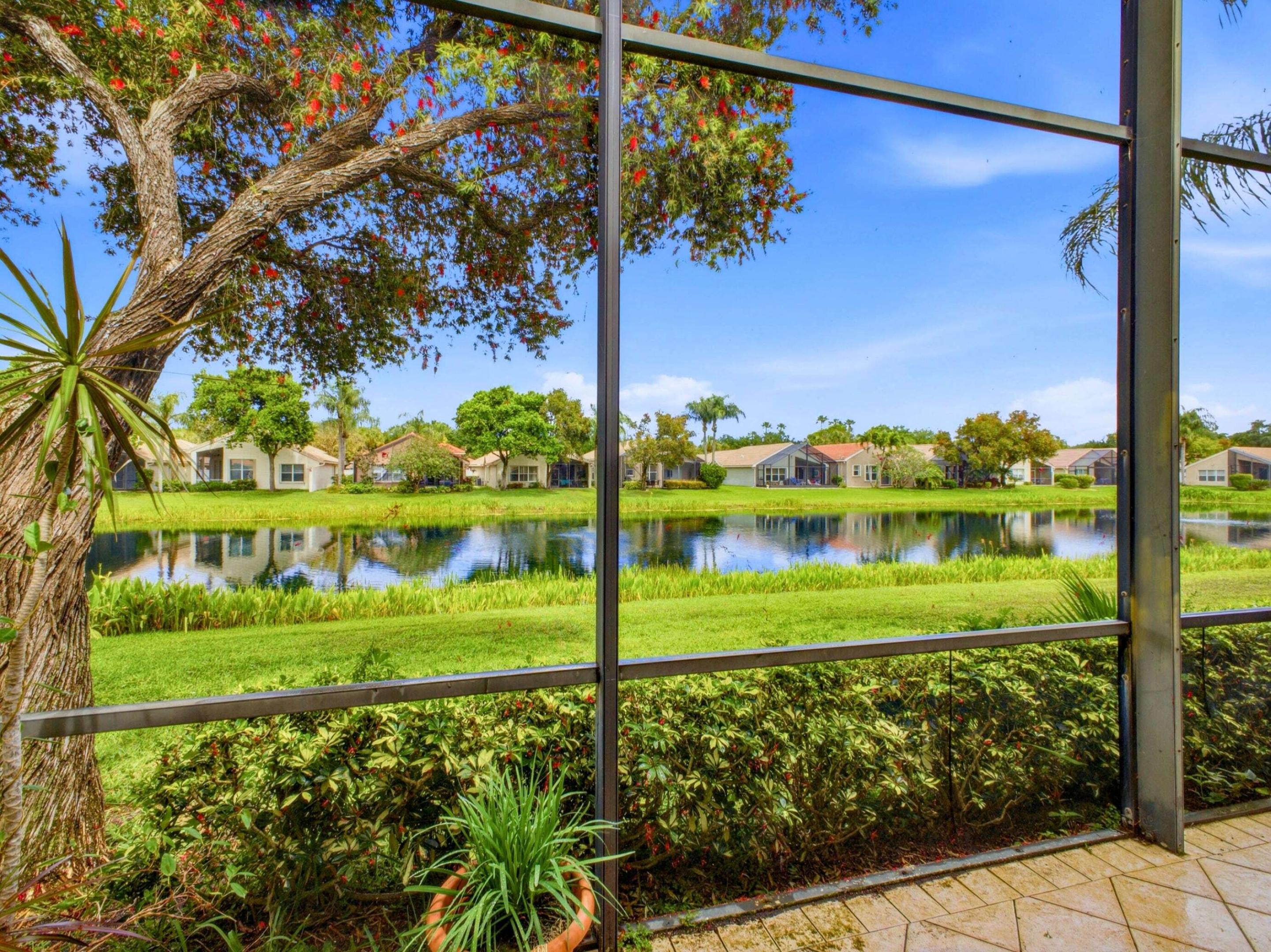 VALENCIA FALLS 4 - Residential