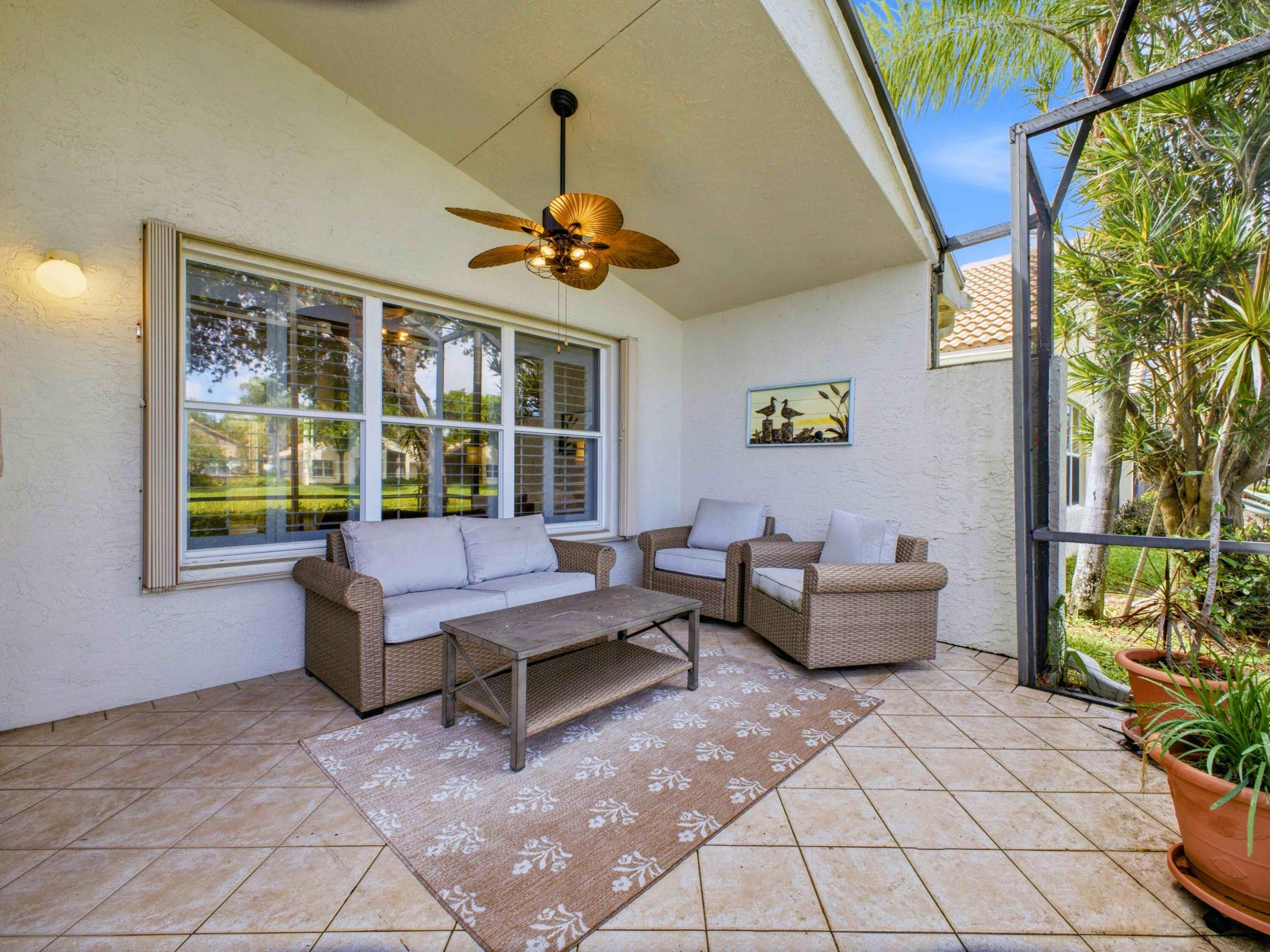 VALENCIA FALLS 4 - Residential