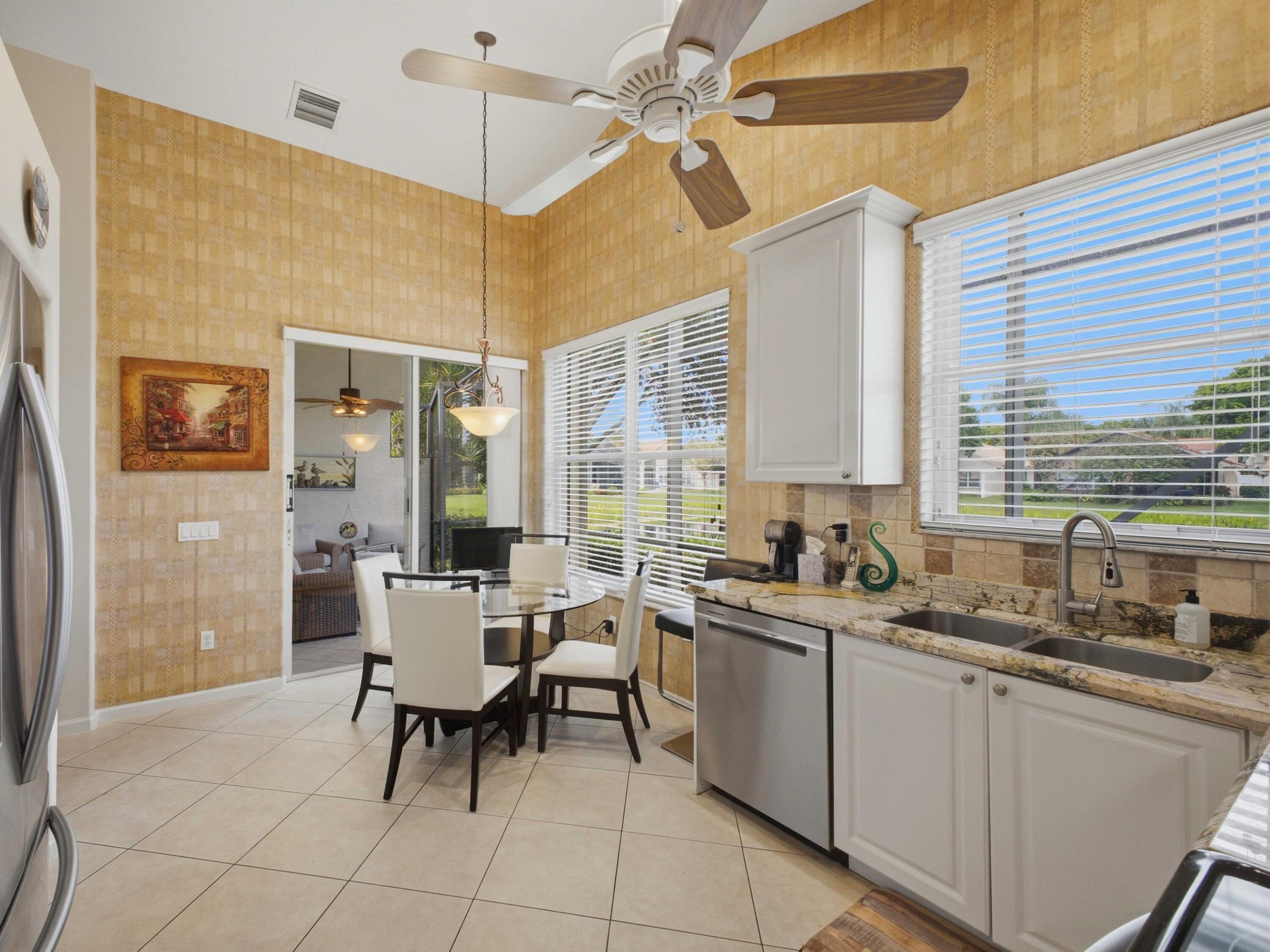 VALENCIA FALLS 4 - Residential