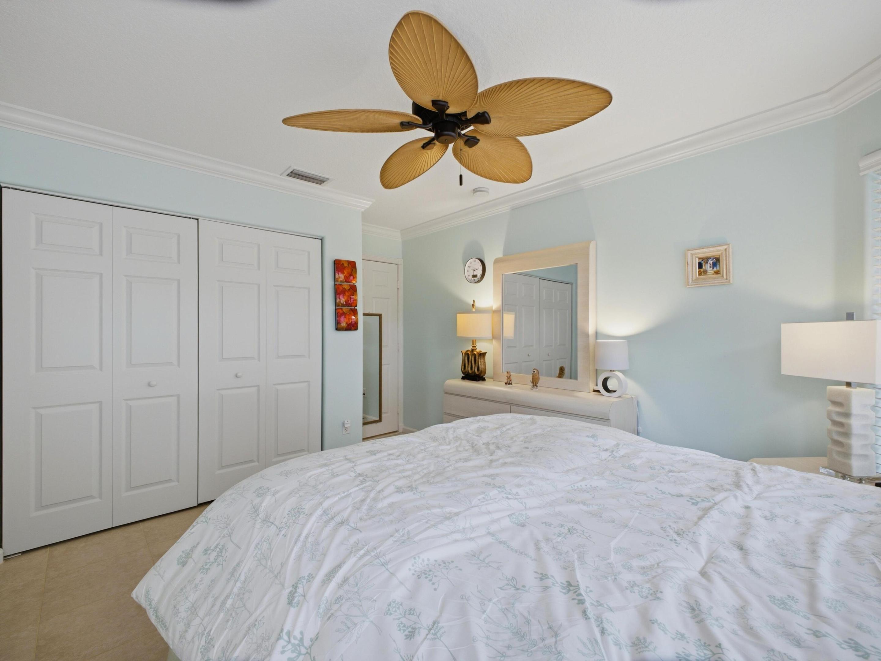 VALENCIA FALLS 4 - Residential