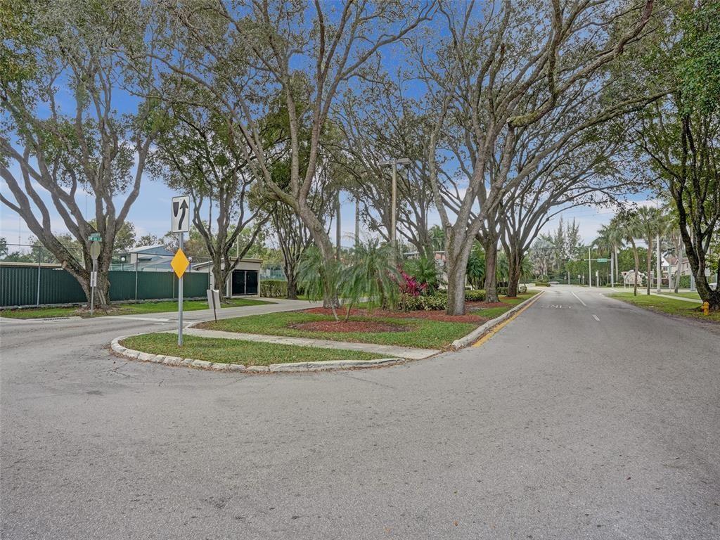 Woodscape Twnhms Condo - Residential Lease