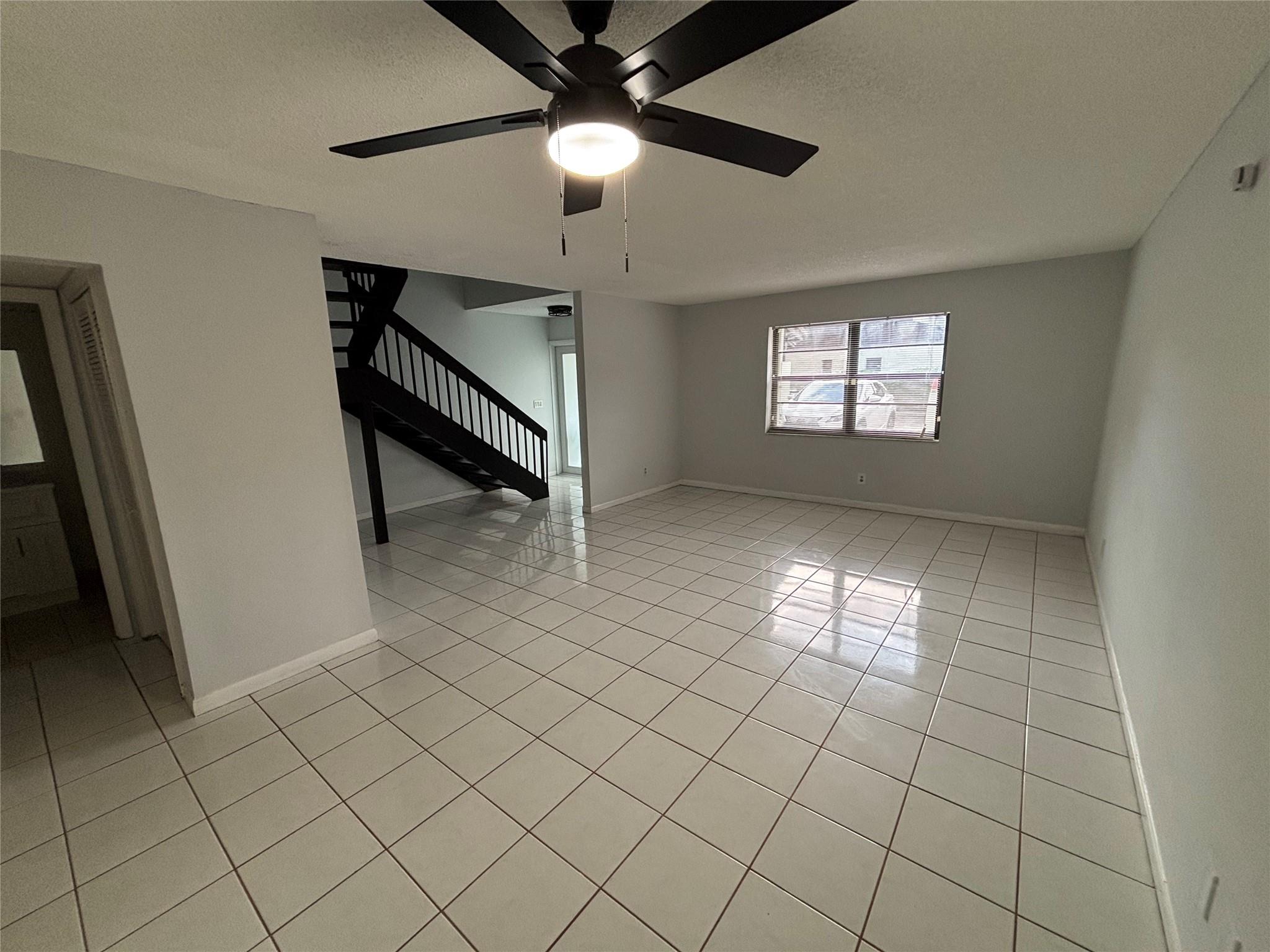 Woodscape Twnhms Condo - Residential Lease