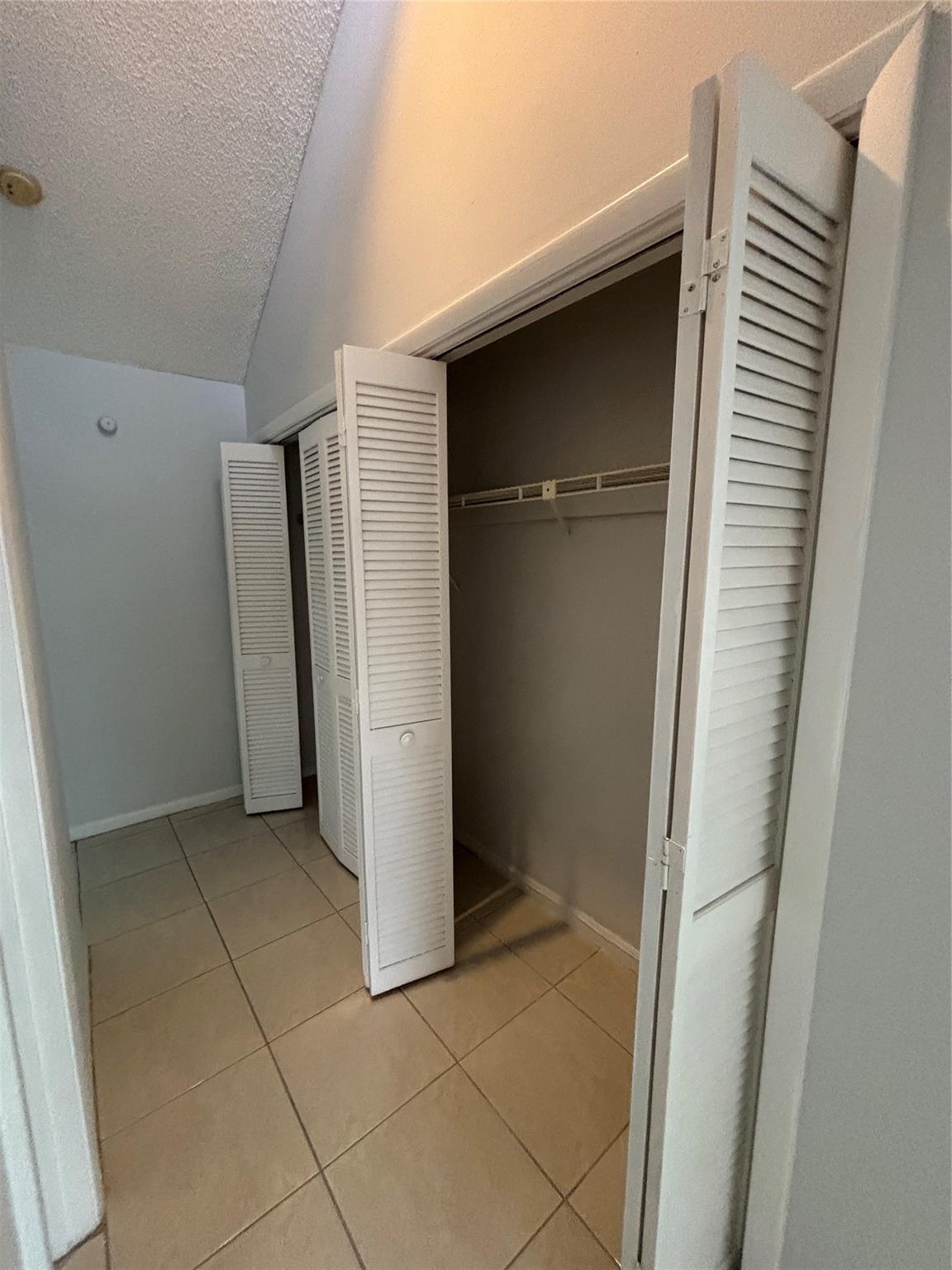 Woodscape Twnhms Condo - Residential Lease