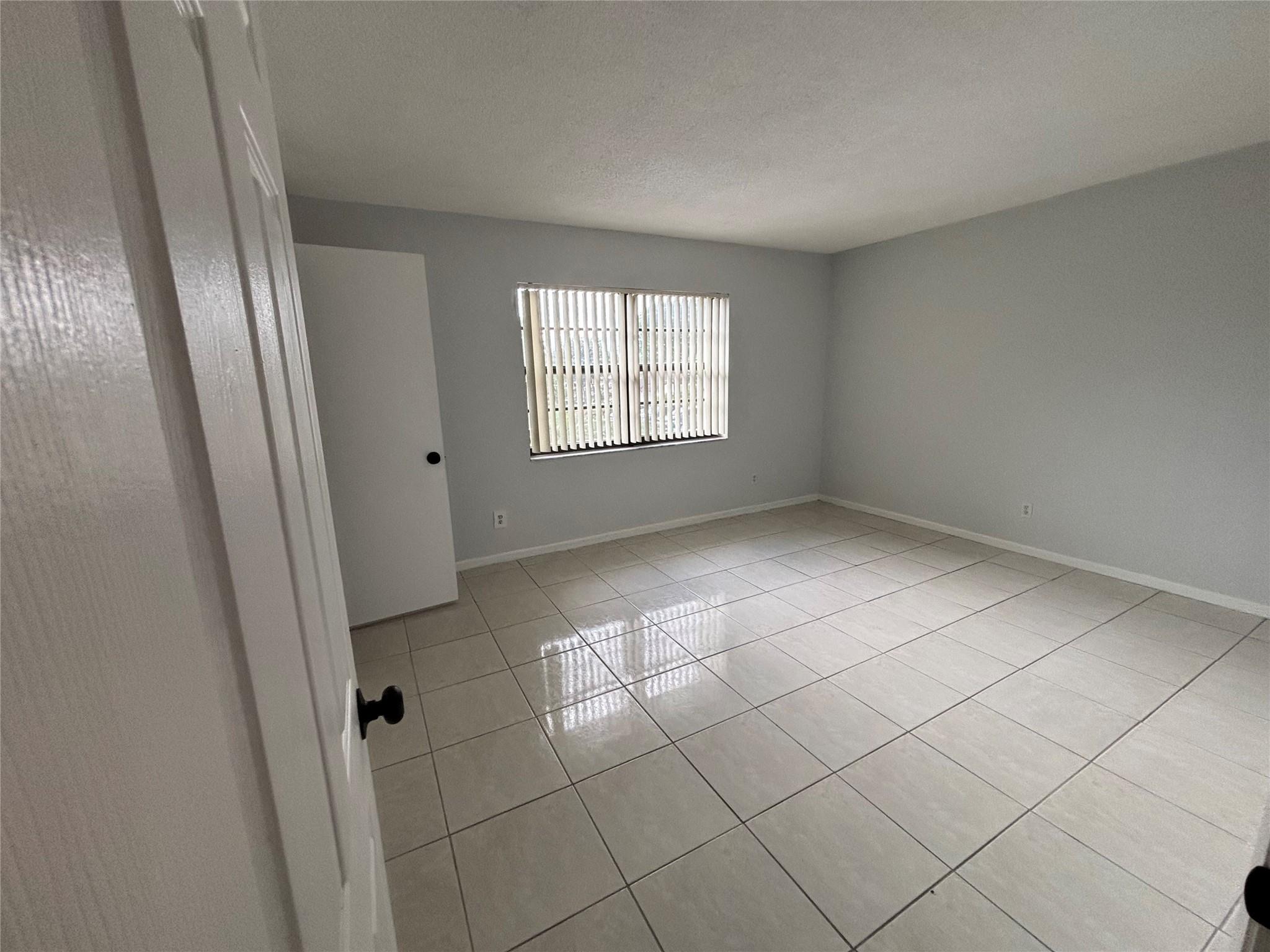 Woodscape Twnhms Condo - Residential Lease