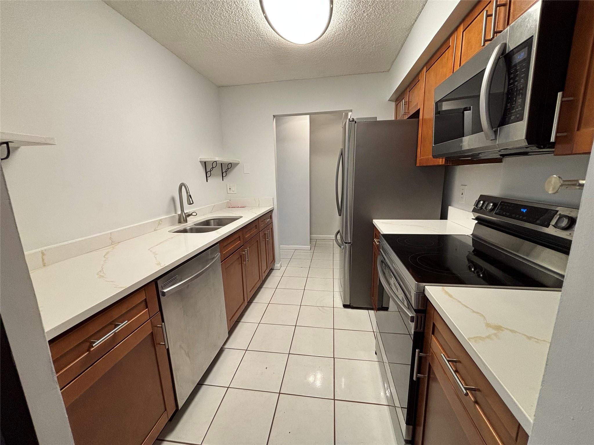 Woodscape Twnhms Condo - Residential Lease