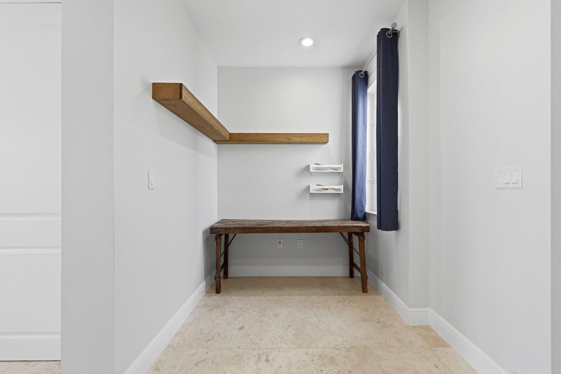 VICTORIA'S POINT - Residential