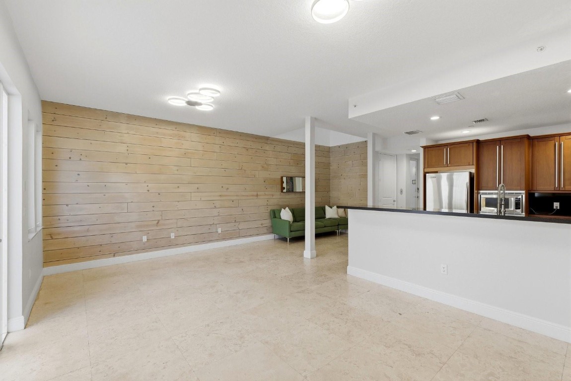 VICTORIA'S POINT - Residential