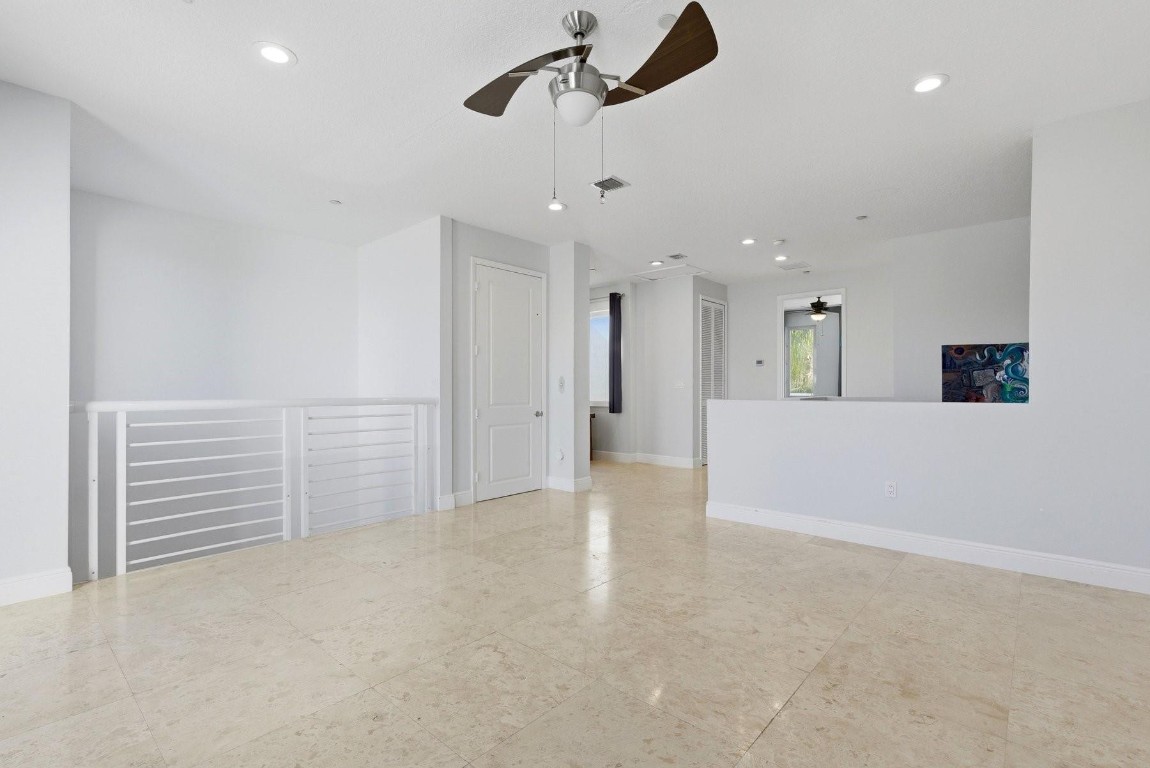 VICTORIA'S POINT - Residential