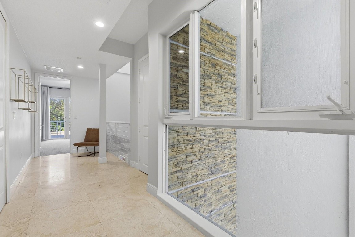 VICTORIA'S POINT - Residential