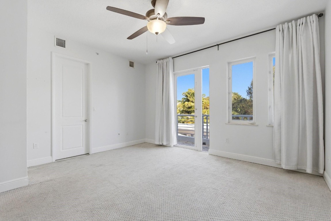 VICTORIA'S POINT - Residential