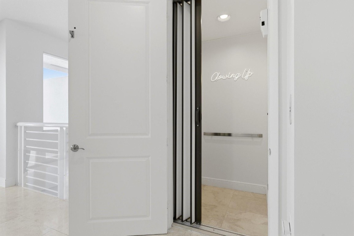 VICTORIA'S POINT - Residential