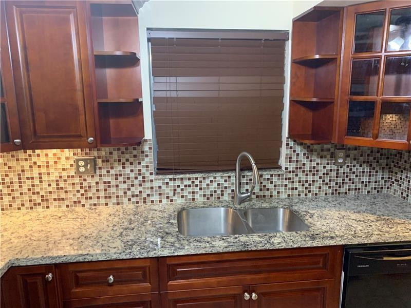 CORAL GARDENS - Residential