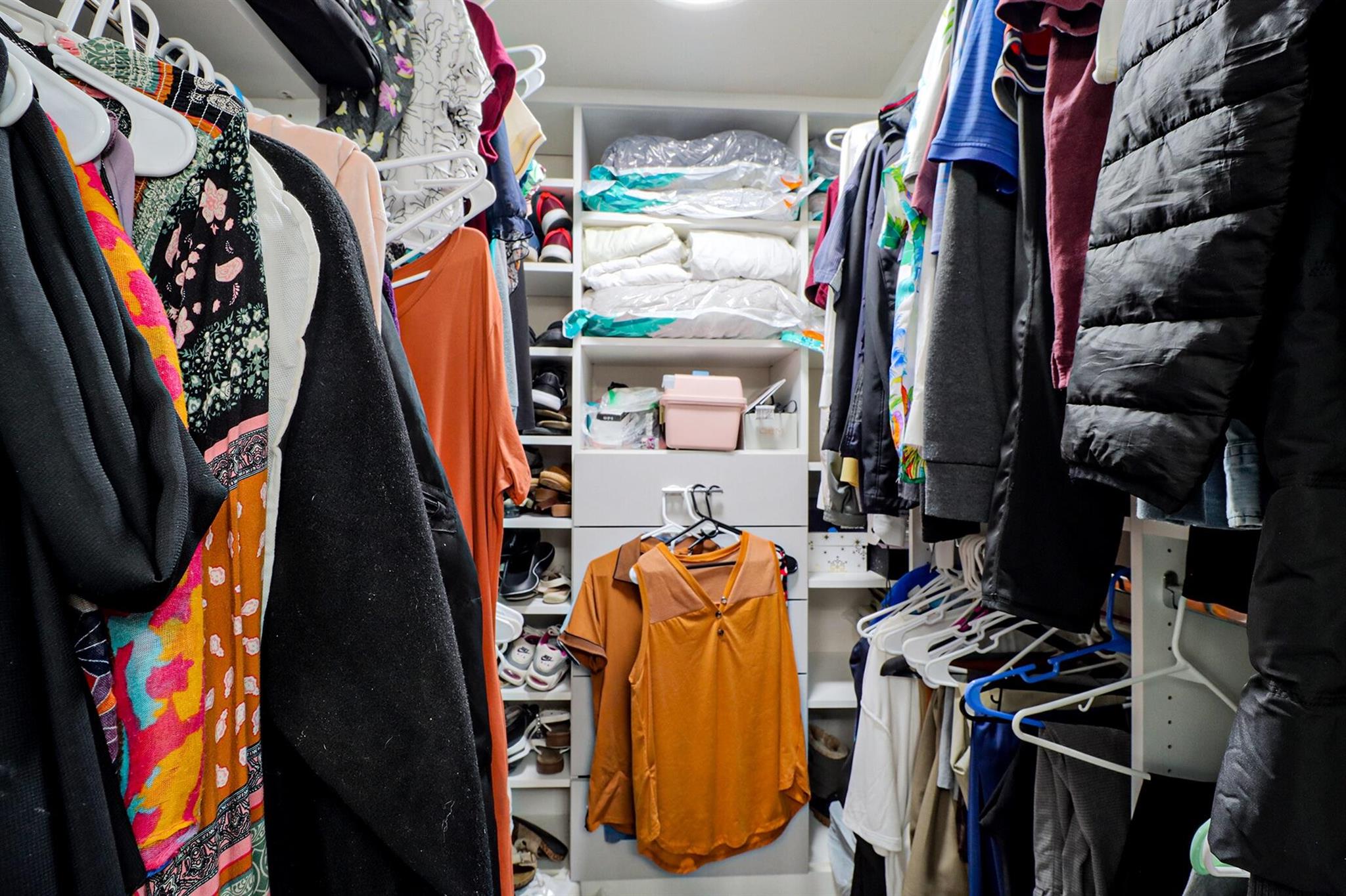 COLONY POINT - Residential