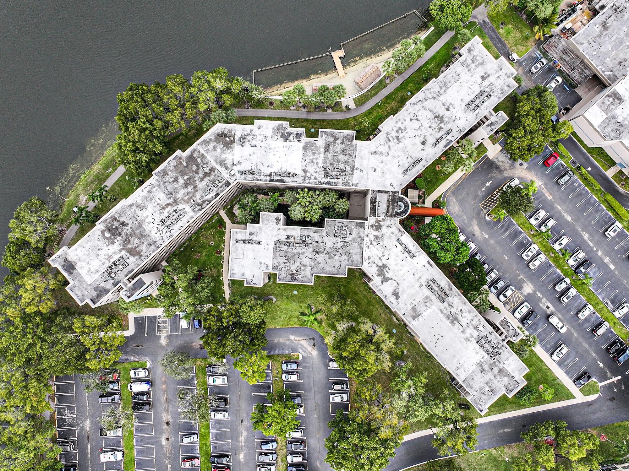 COLONY POINT - Residential