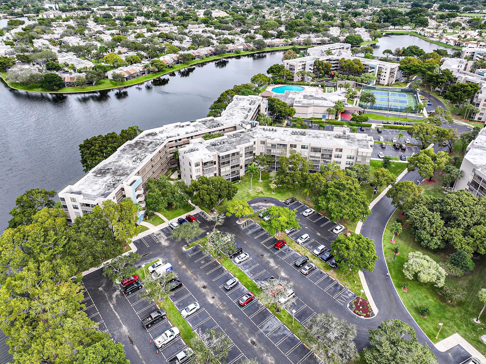 COLONY POINT - Residential