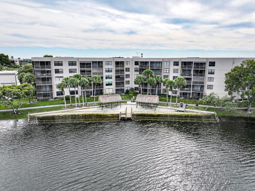 COLONY POINT - Residential