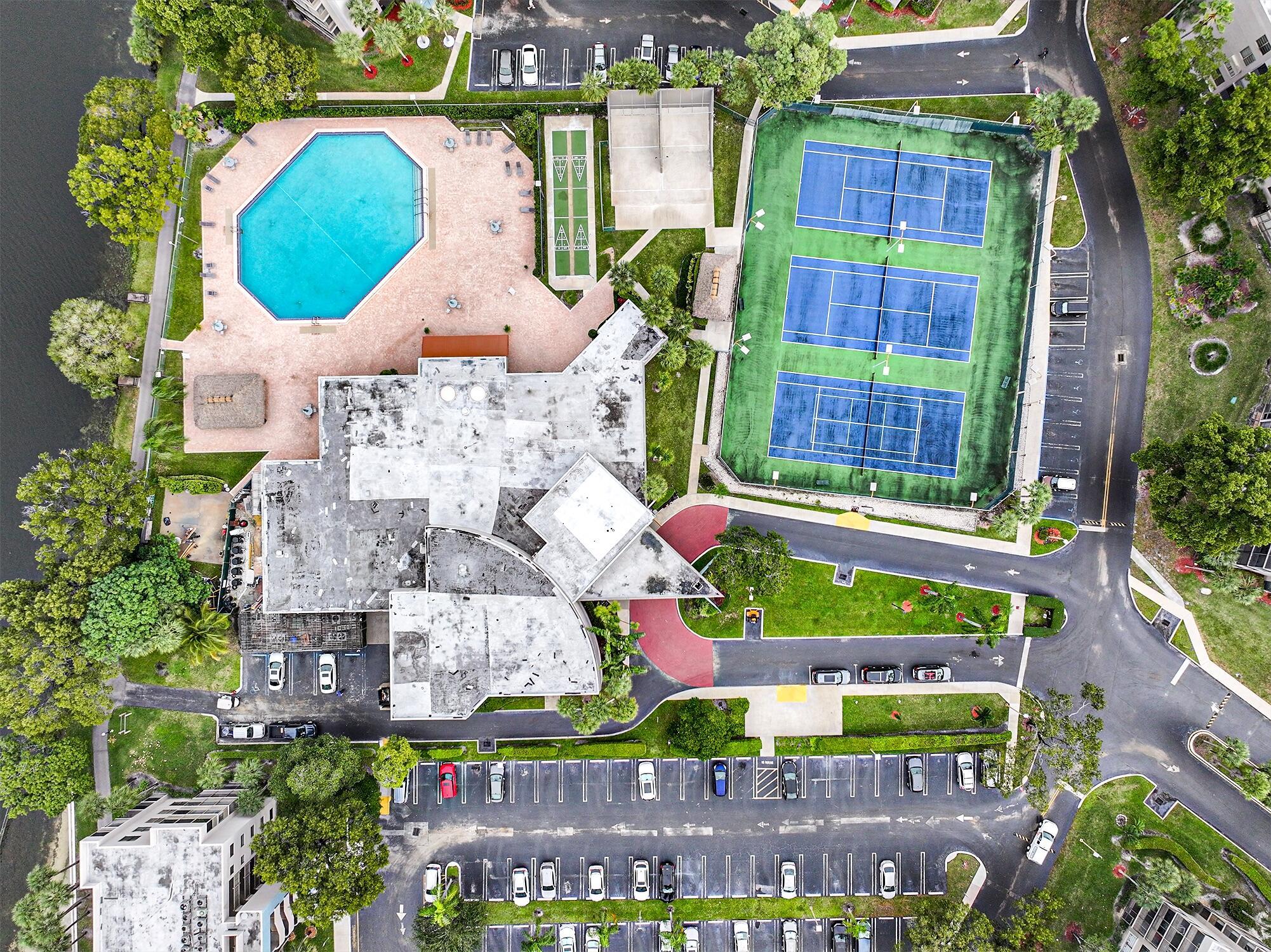 COLONY POINT - Residential