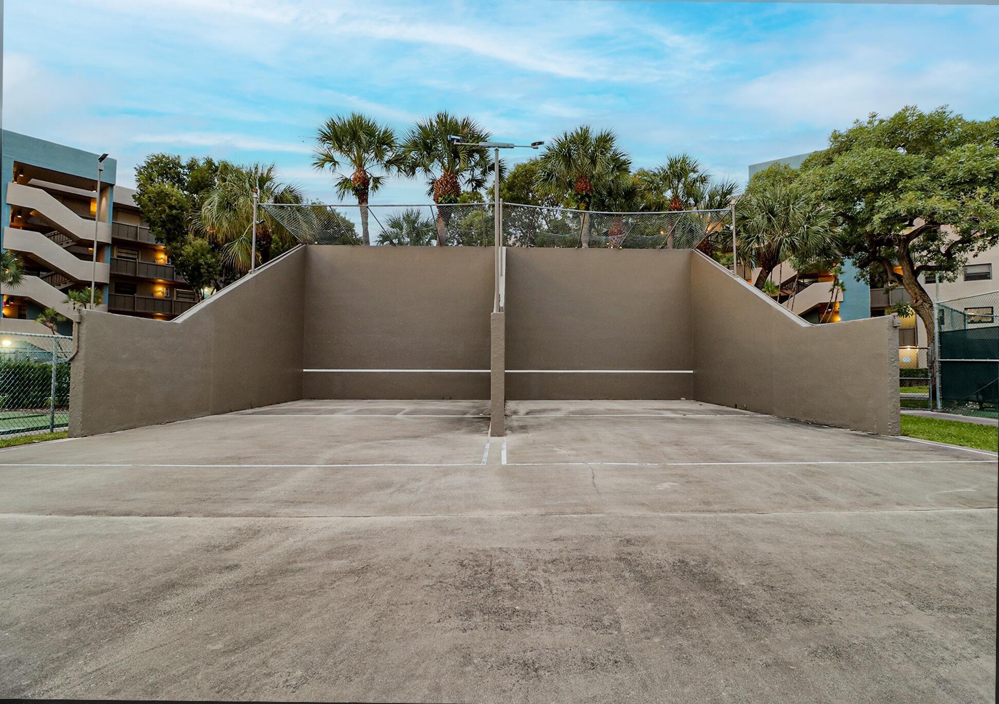 COLONY POINT - Residential