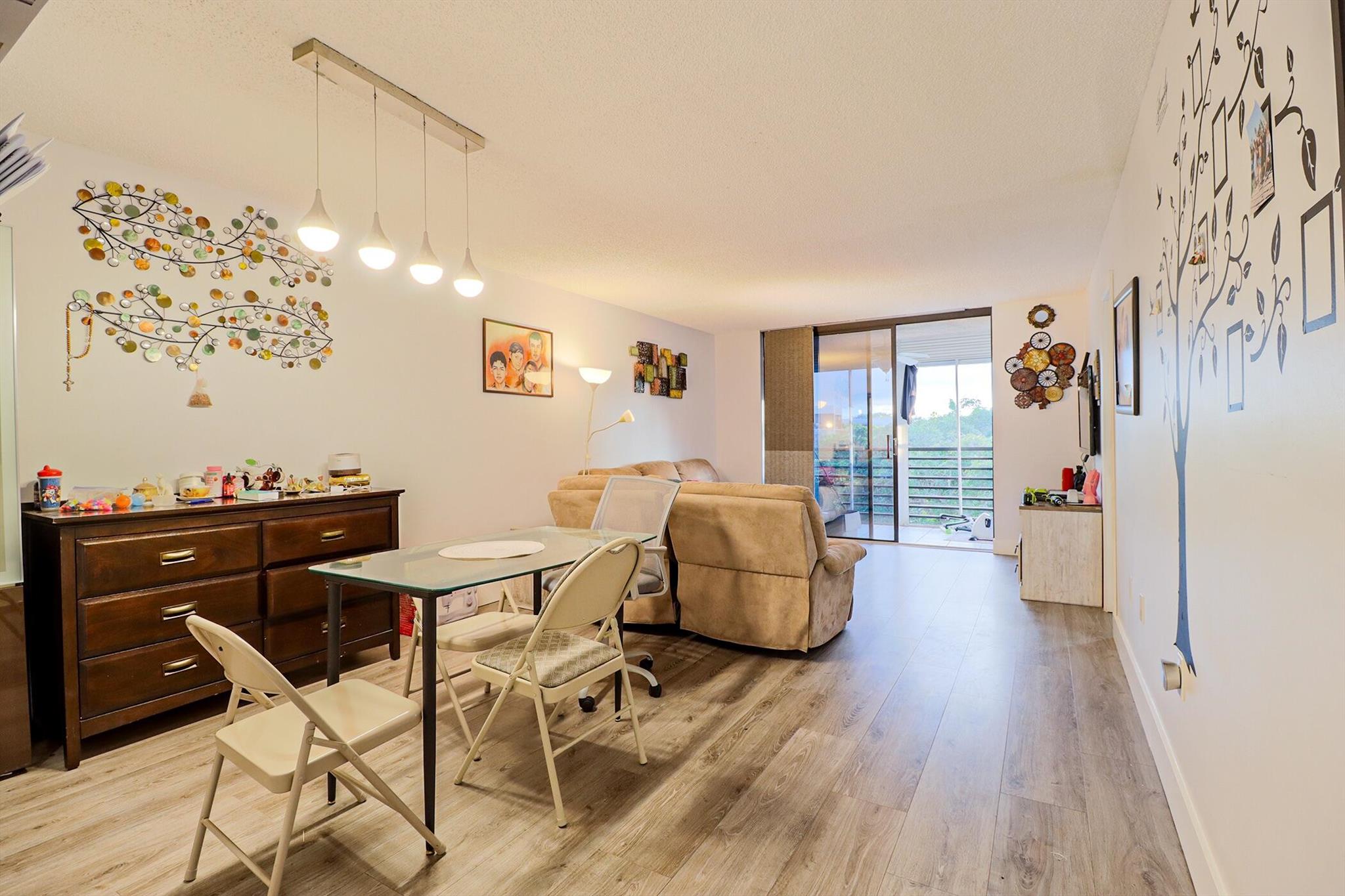 COLONY POINT - Residential