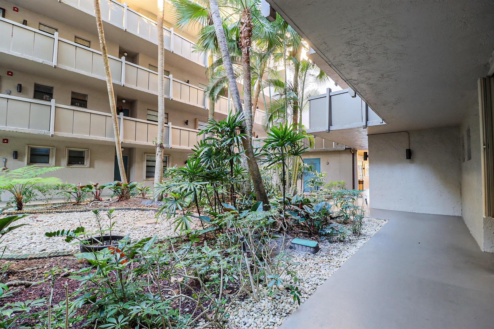 COLONY POINT - Residential